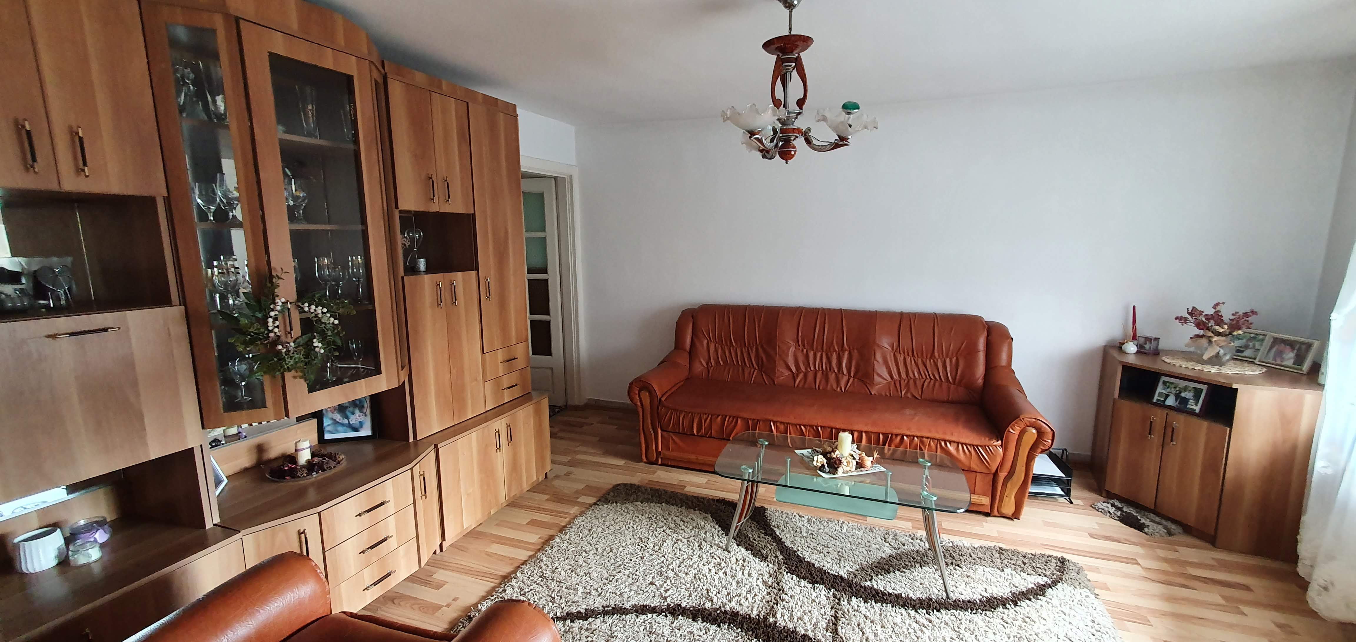 Casa cu 7 camere, 2 spatii comerciale, pretabila pt. birouri, Centru - foto 5