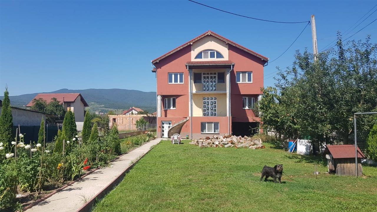 CASA 16 CAMERE 1400 MP TEREN - Alba Iulia