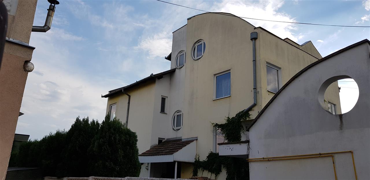 Casa ideala pentru transformare in pensiune - foto 2