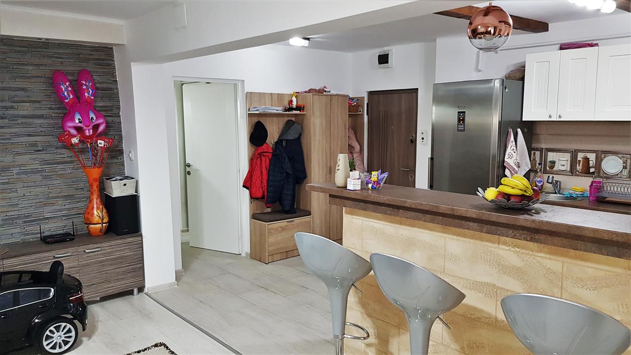 Apartament 3 camere, mobilat, utilat,  cartier Tolstoi Cetate - foto 2