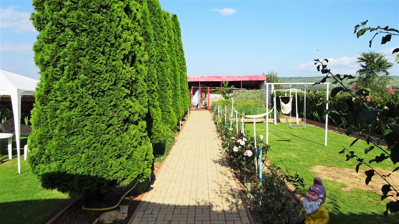 Casa cu 1064 mp teren, ideala pentru pensiune - foto 5