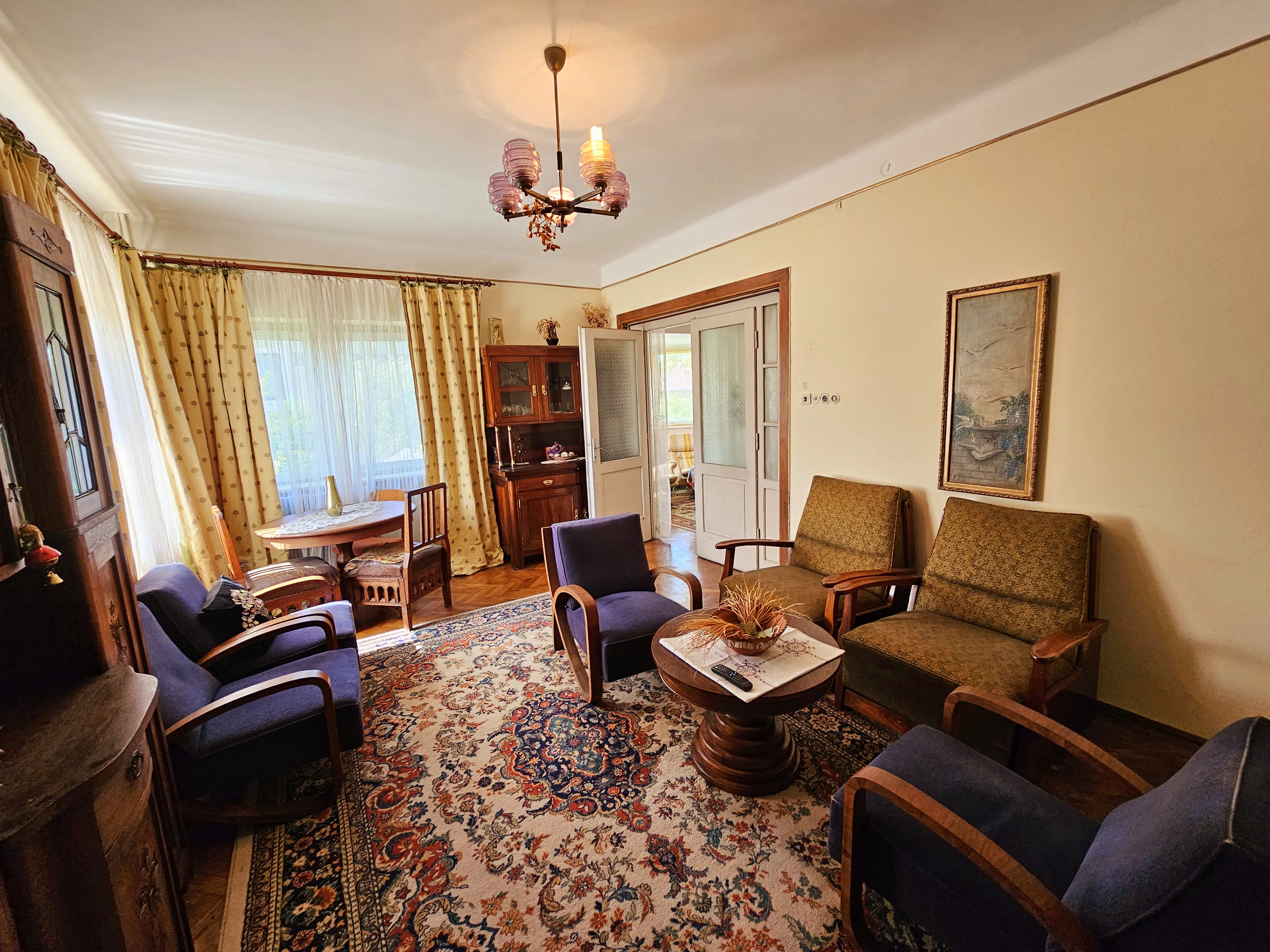 Casa situata in imediata apropiere a Cetatii - foto 5