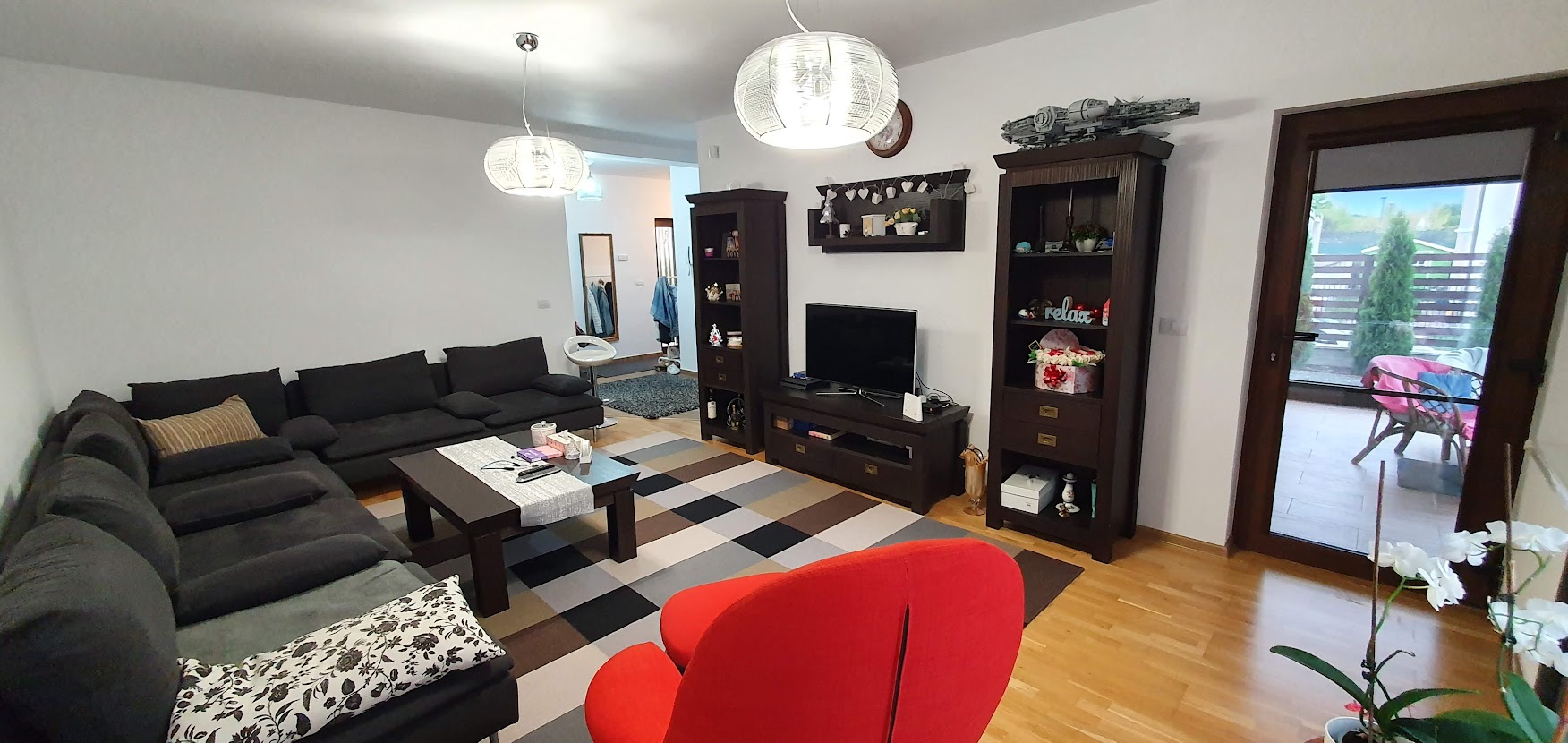 1/2 Duplex mobilat, utilat, cu garaj, D+P+1E, 397 mp teren, Cetate - foto 4