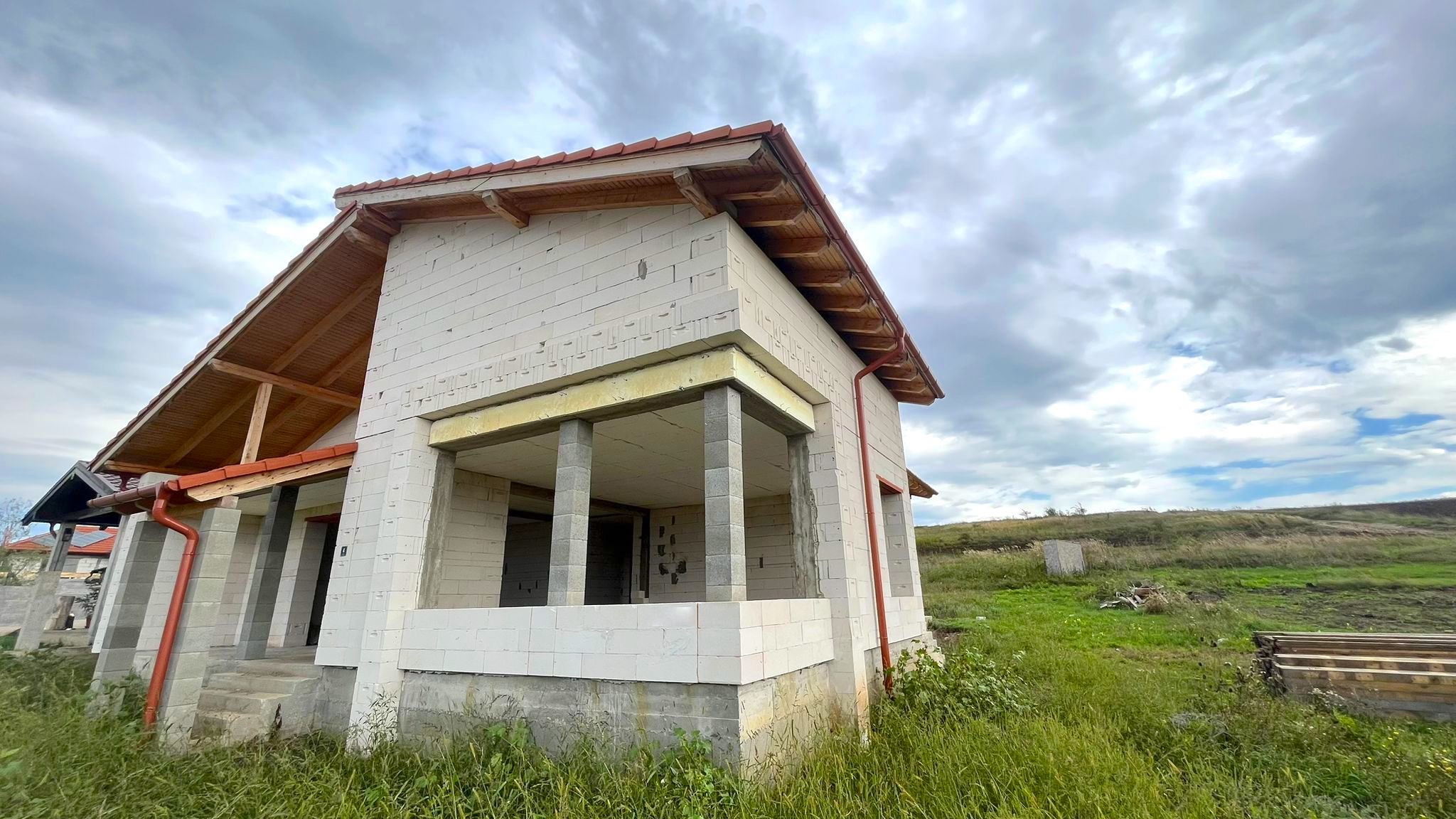 Casa de vanzare, 130 mp utili, 1000mp teren, panorama - Ciugud