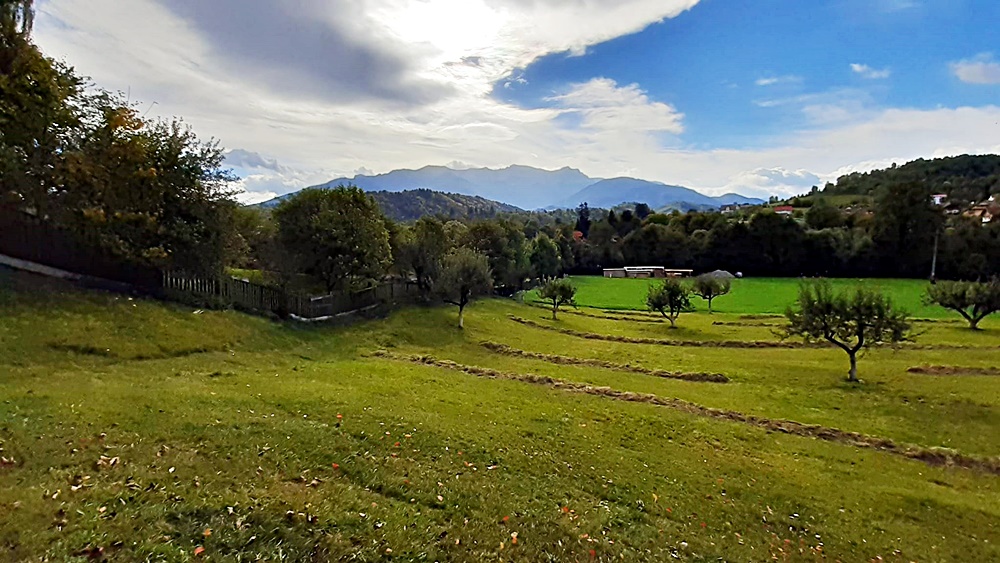 Teren superb de 16240mp, parcelabil, in Bran la intrare in Moeciu de Jos - foto 4