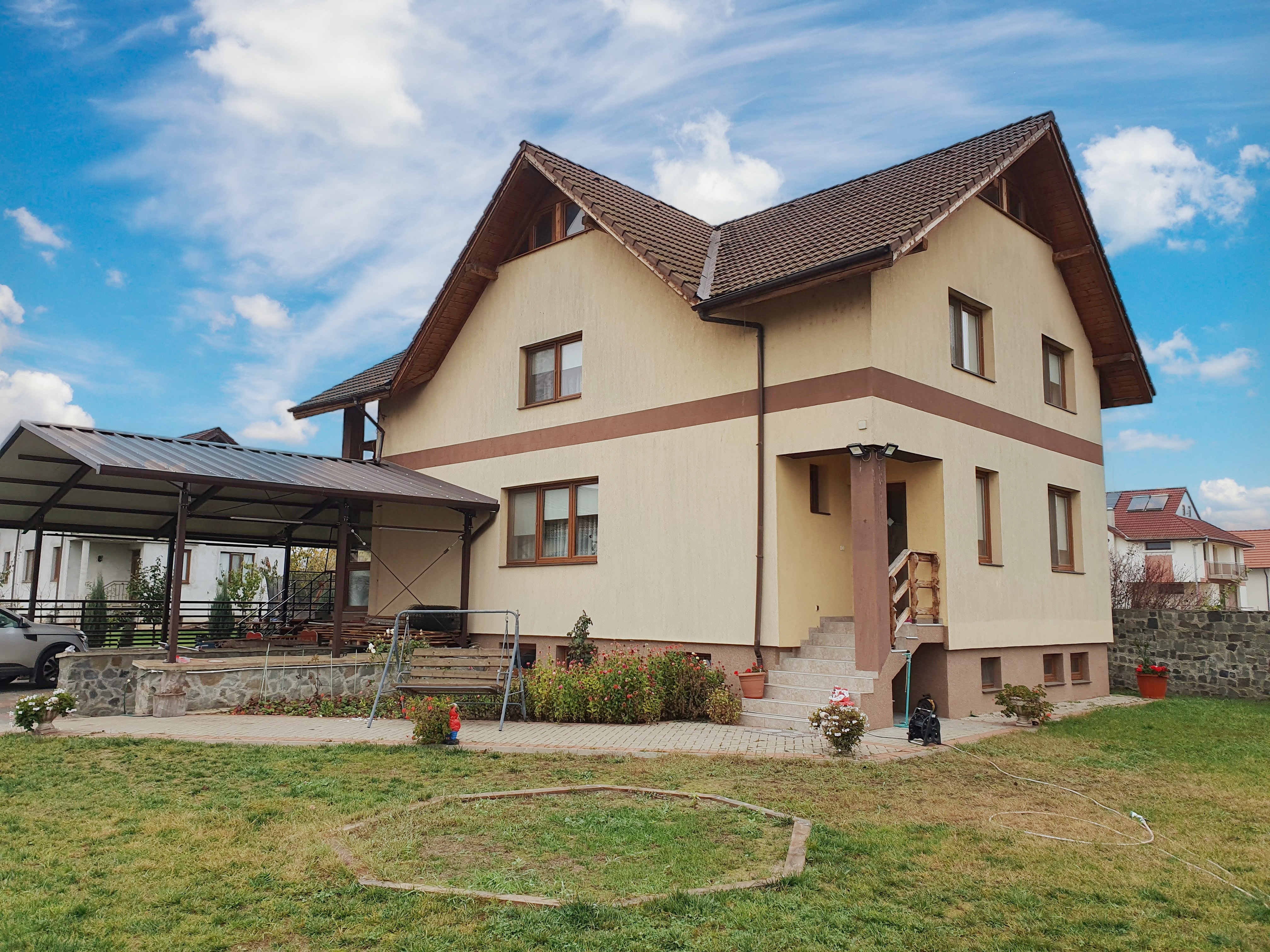 Casa D+P+M, 5 camere, 580 mp teren, toate utilitatile - Alba Iulia