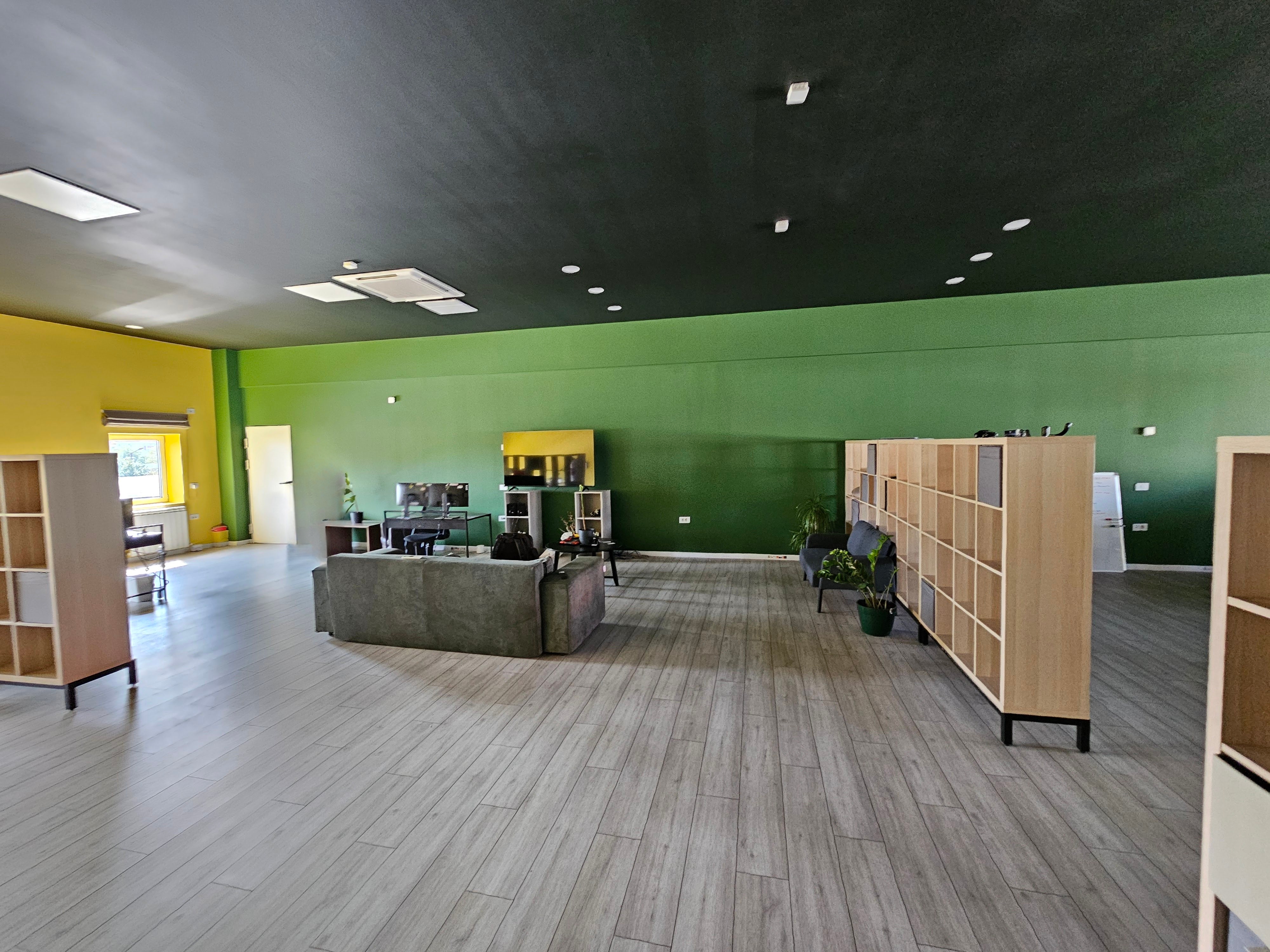 Birouri premium cu lift, 75–400 mp, zona Carolina Mall - foto 2