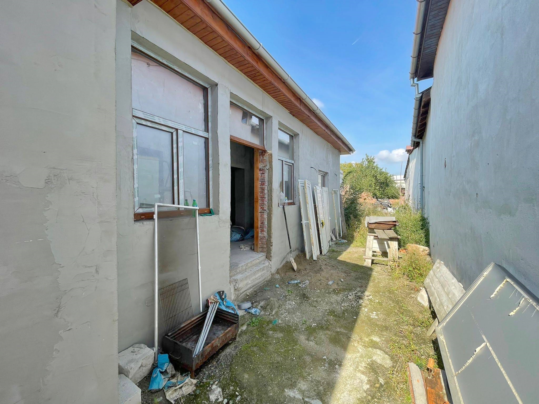 Casa 3 camere la gri, 122 mp  + anexa 50 mp la rosu - Alba Iulia