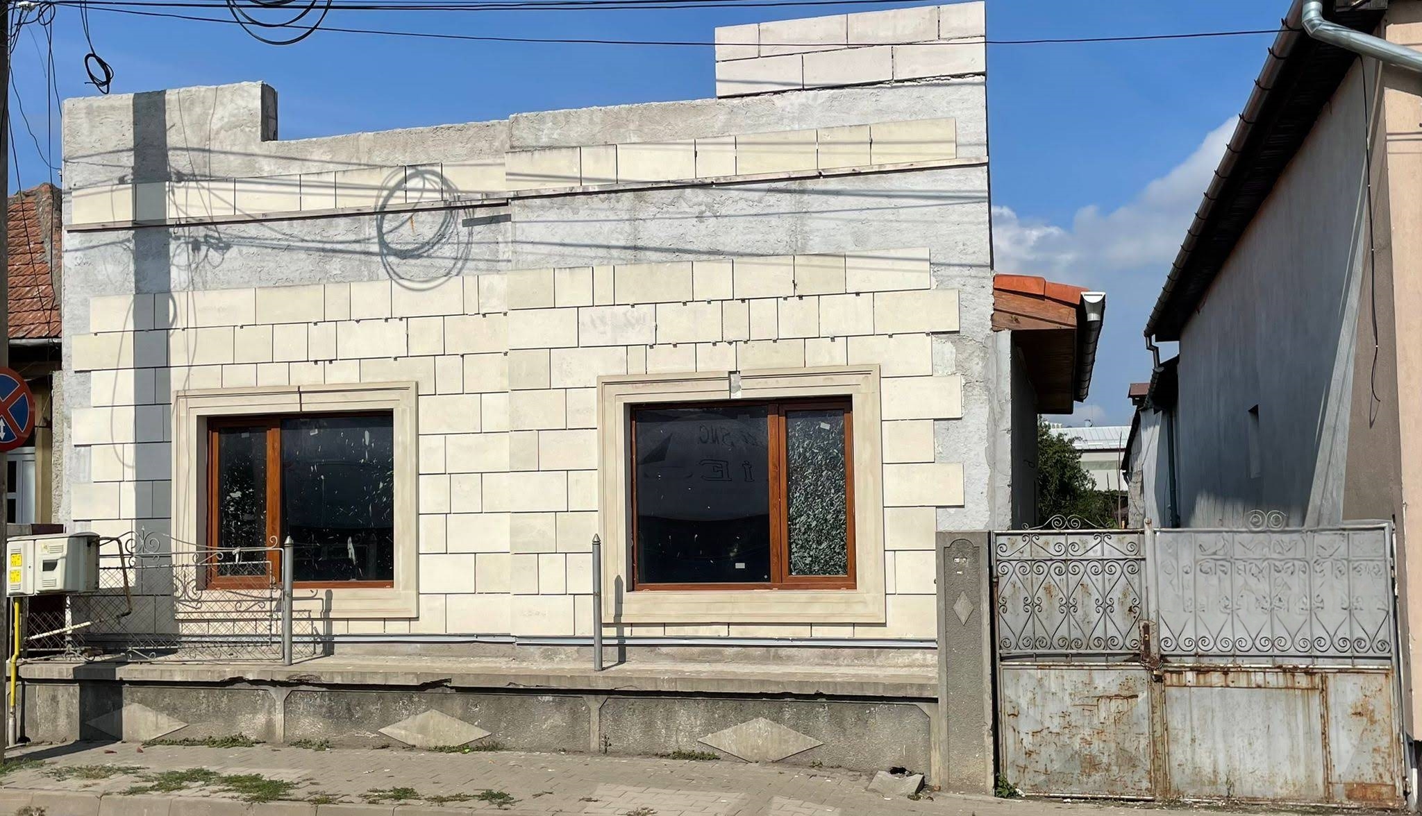 Casa 3 camere la gri, 122 mp  + anexa 50 mp la rosu - foto 3