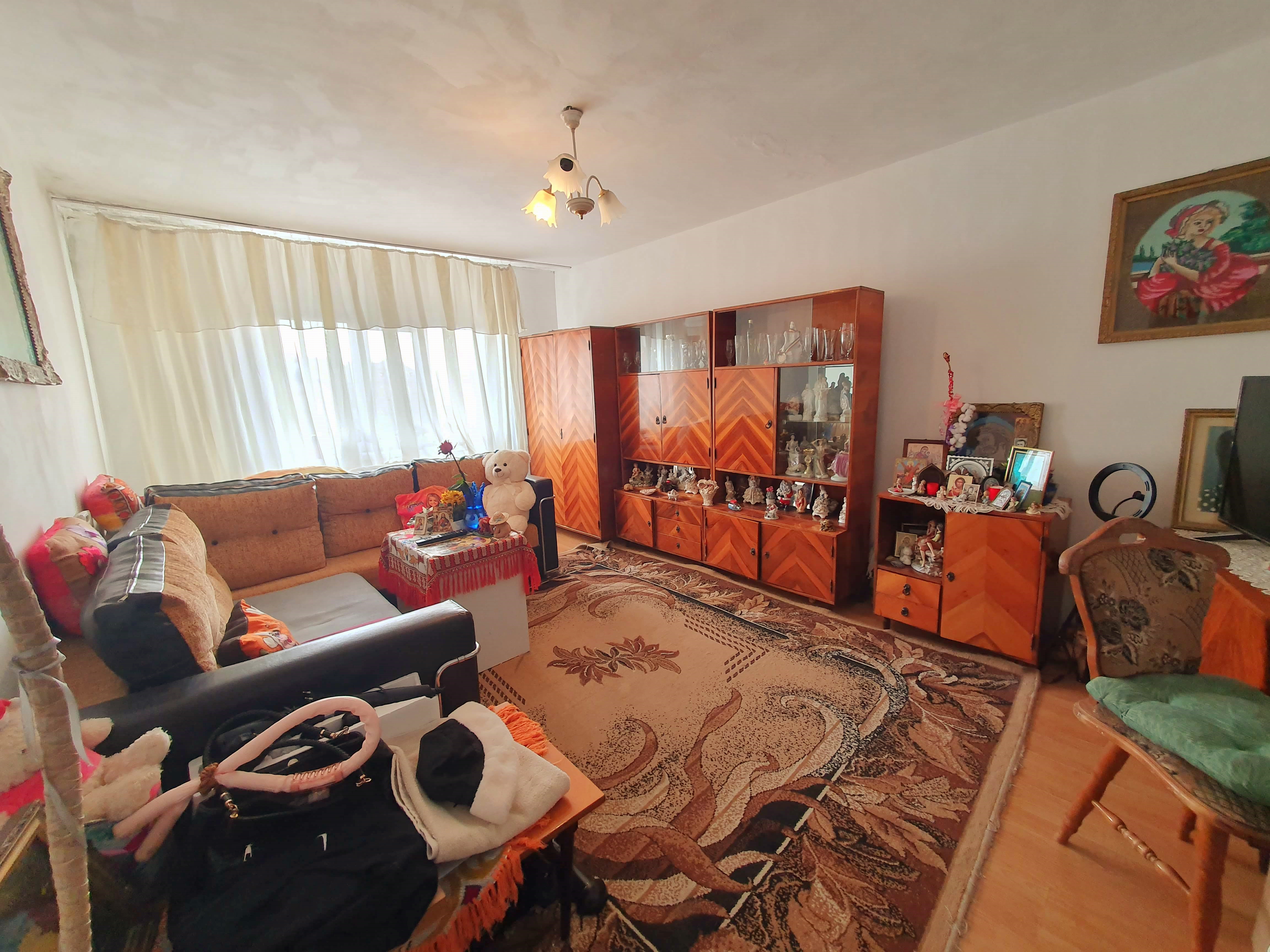 Apartament 3 camere, decomandat, 2 bai, zona Kaufland - Alba Iulia