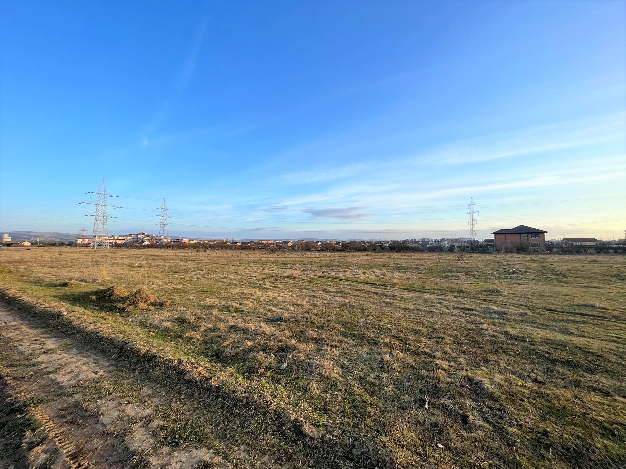 Teren de vanzare str. Emil Racovita, 900MP, toate utilitatile - Alba Iulia