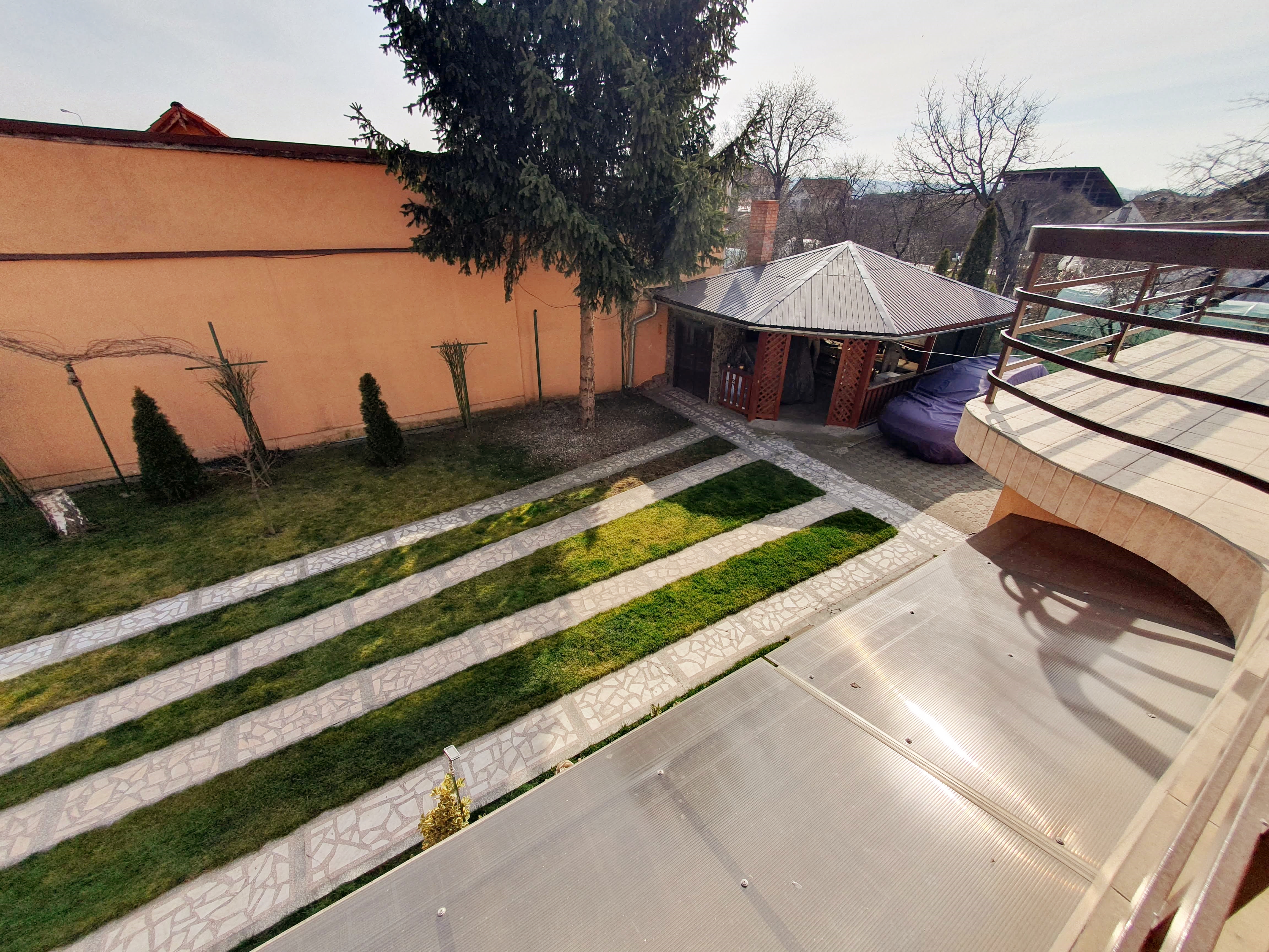 Casa P+1, 912 mp teren, 5 camere, strada asfaltata, zona Lipoveni - foto 3