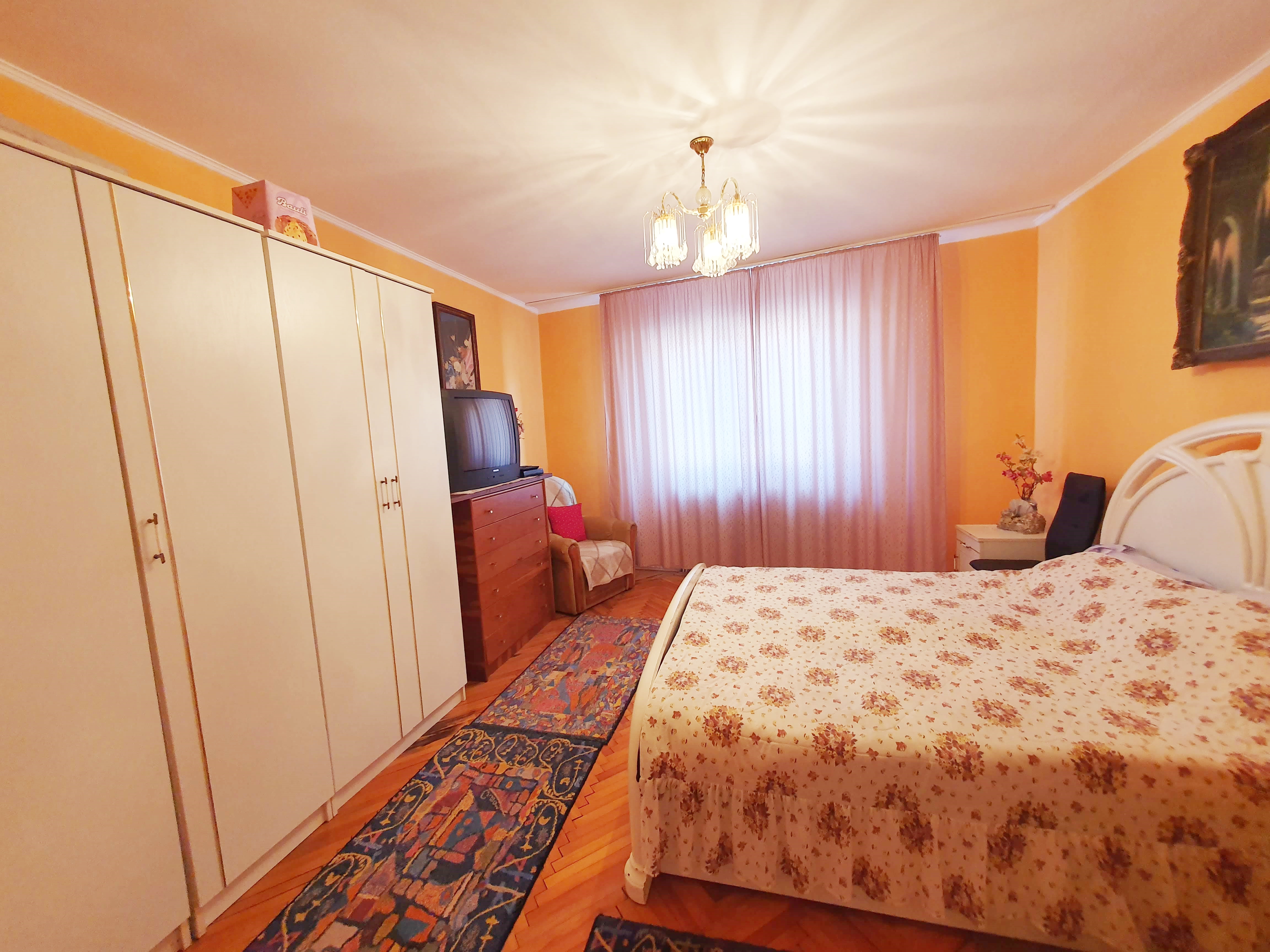 Casa 4 camere, 2 bai, 86 mp utili, renovata, zona Lipoveni - foto 3