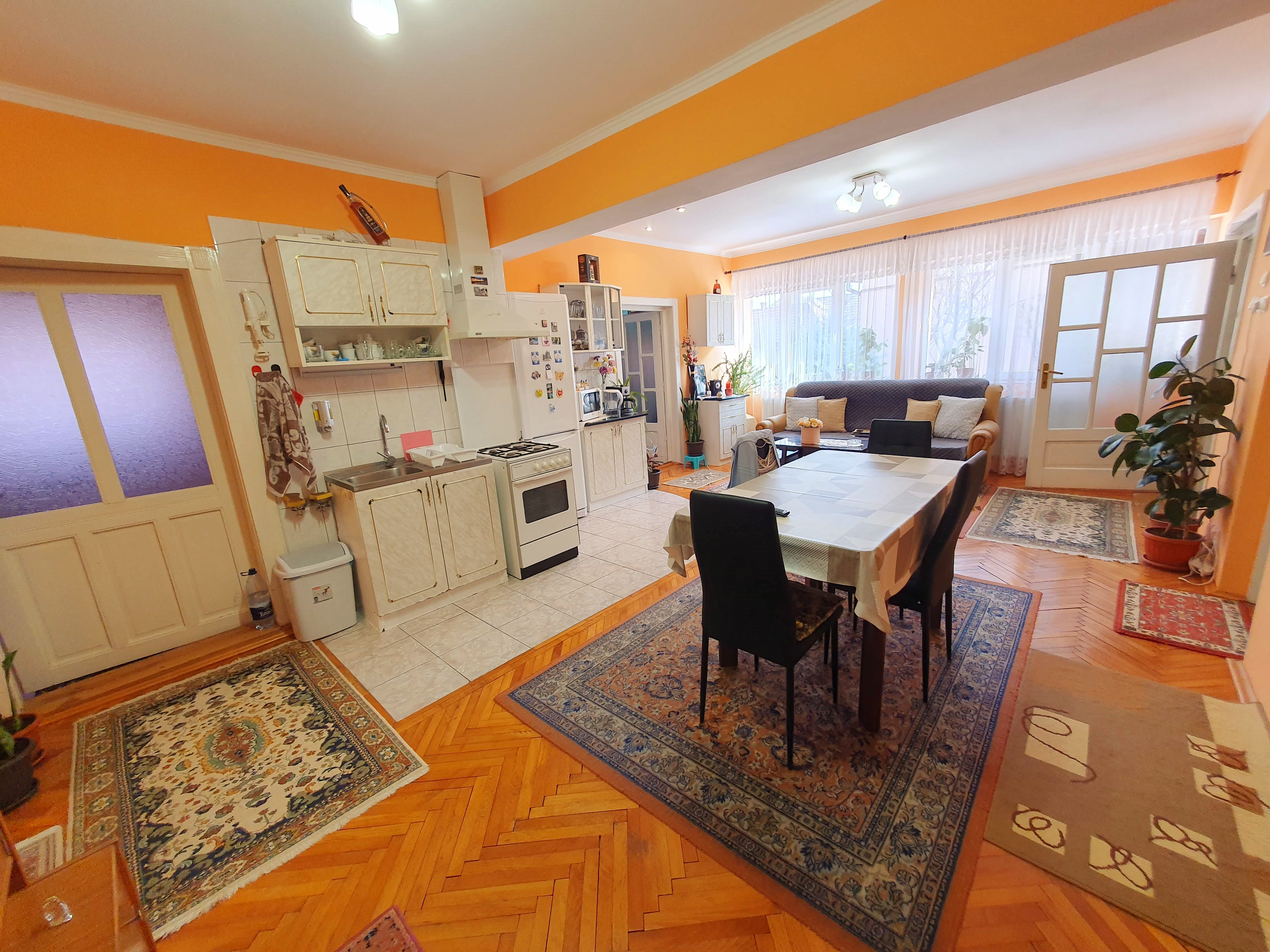 Casa 4 camere, 2 bai, 86 mp utili, renovata, zona Lipoveni - foto 2