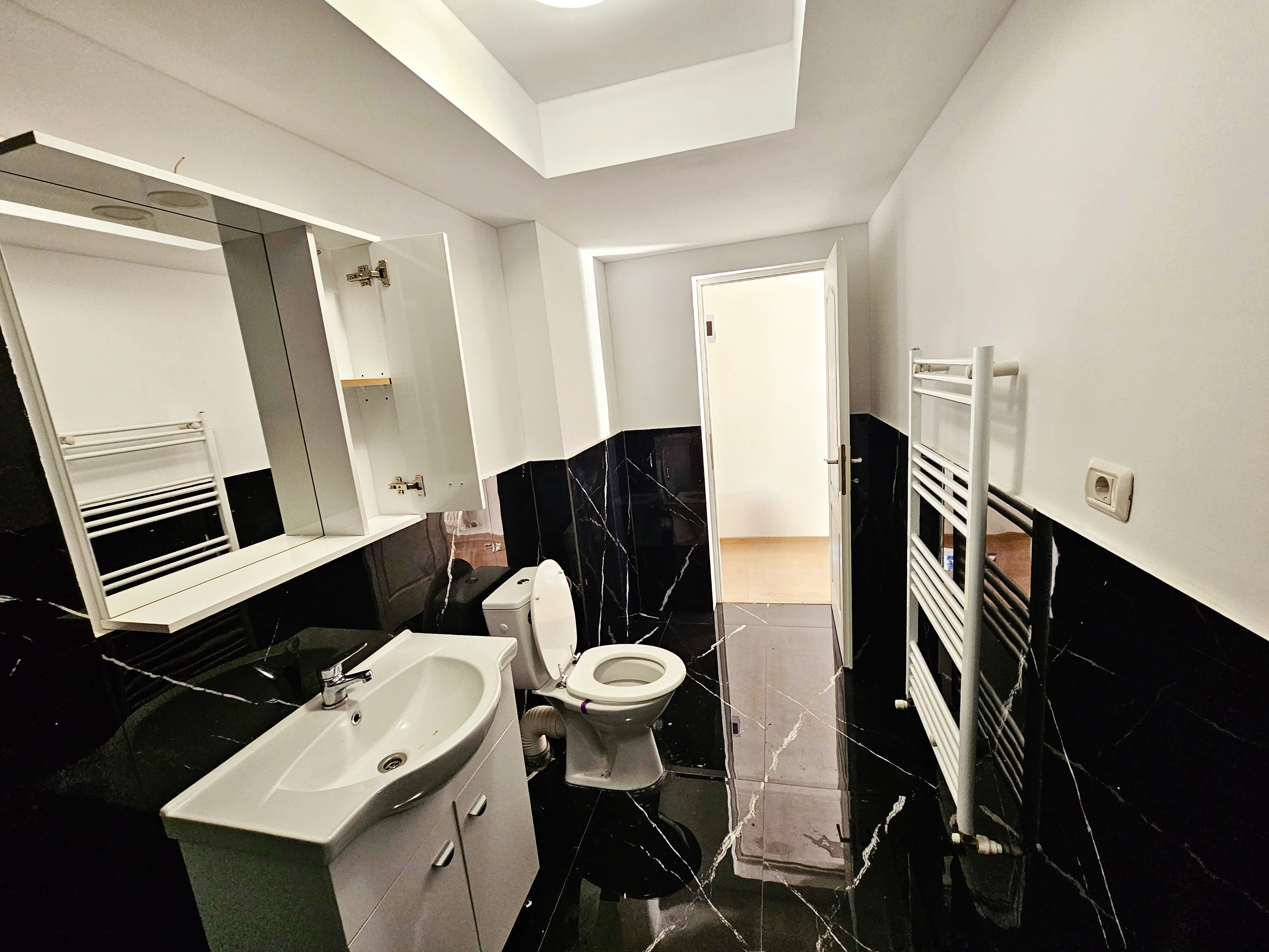 Apartament 3 Camere, 75 mp utili, bloc nou, zona Cetate - foto 4