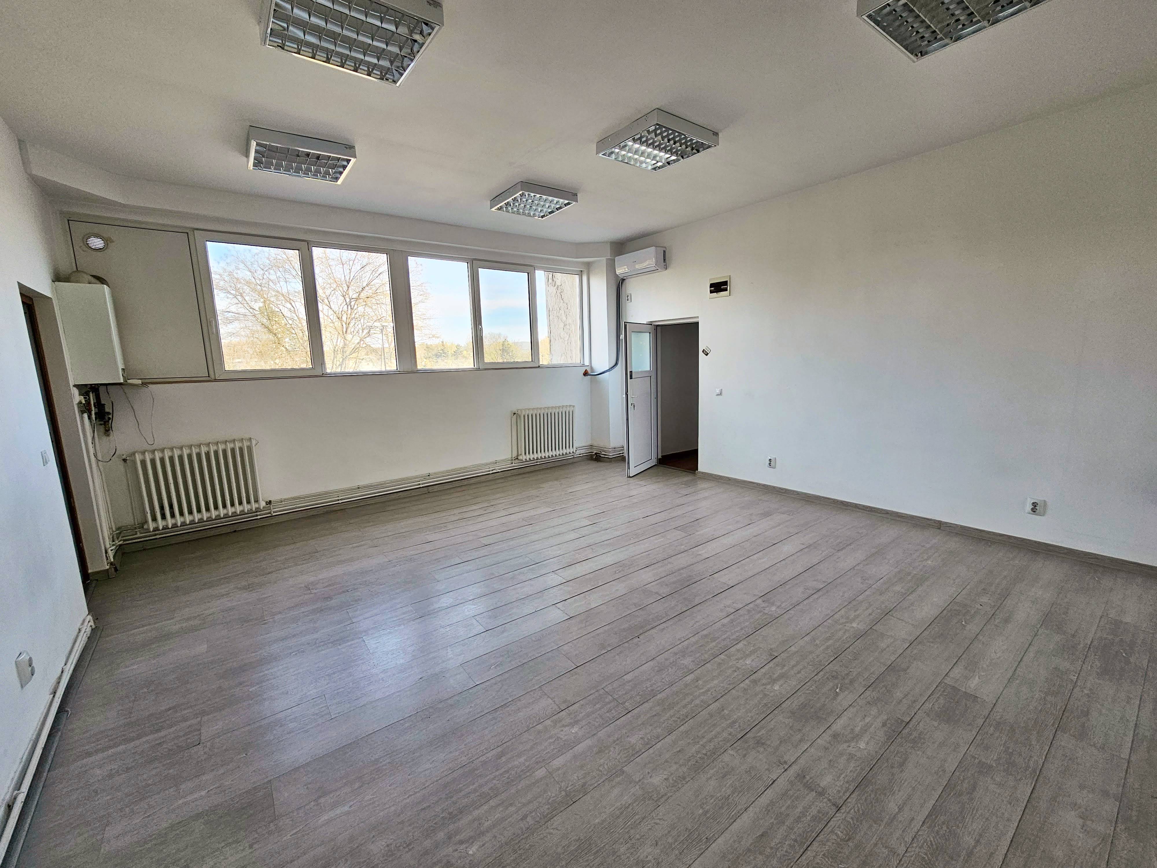 Spatiu de birouri, 5 incaperi, langa Parcul Unirii - foto 2