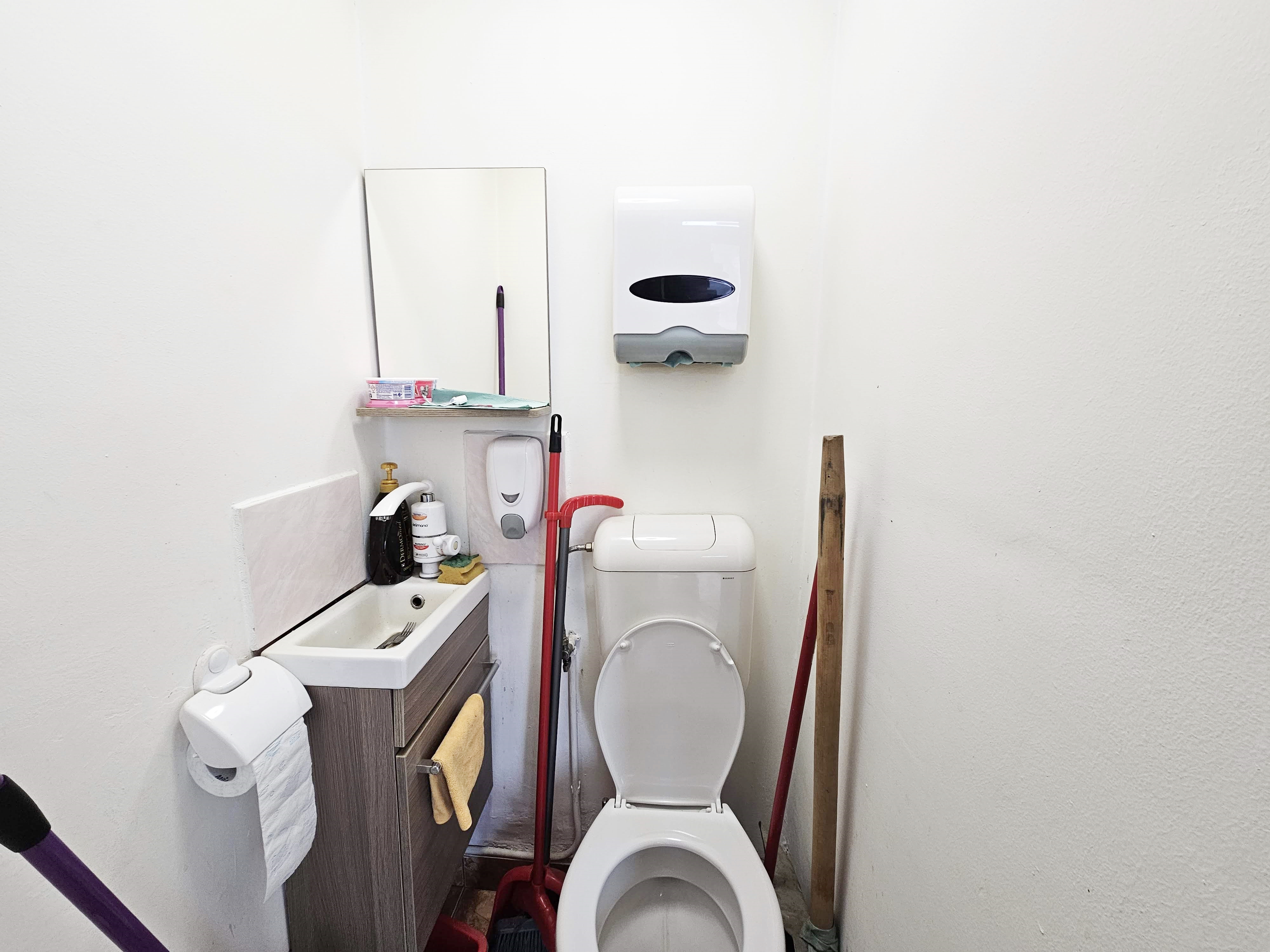 Spatiu comercial sau de birou, 25 mp utili, vad comercial foarte bun - foto 5