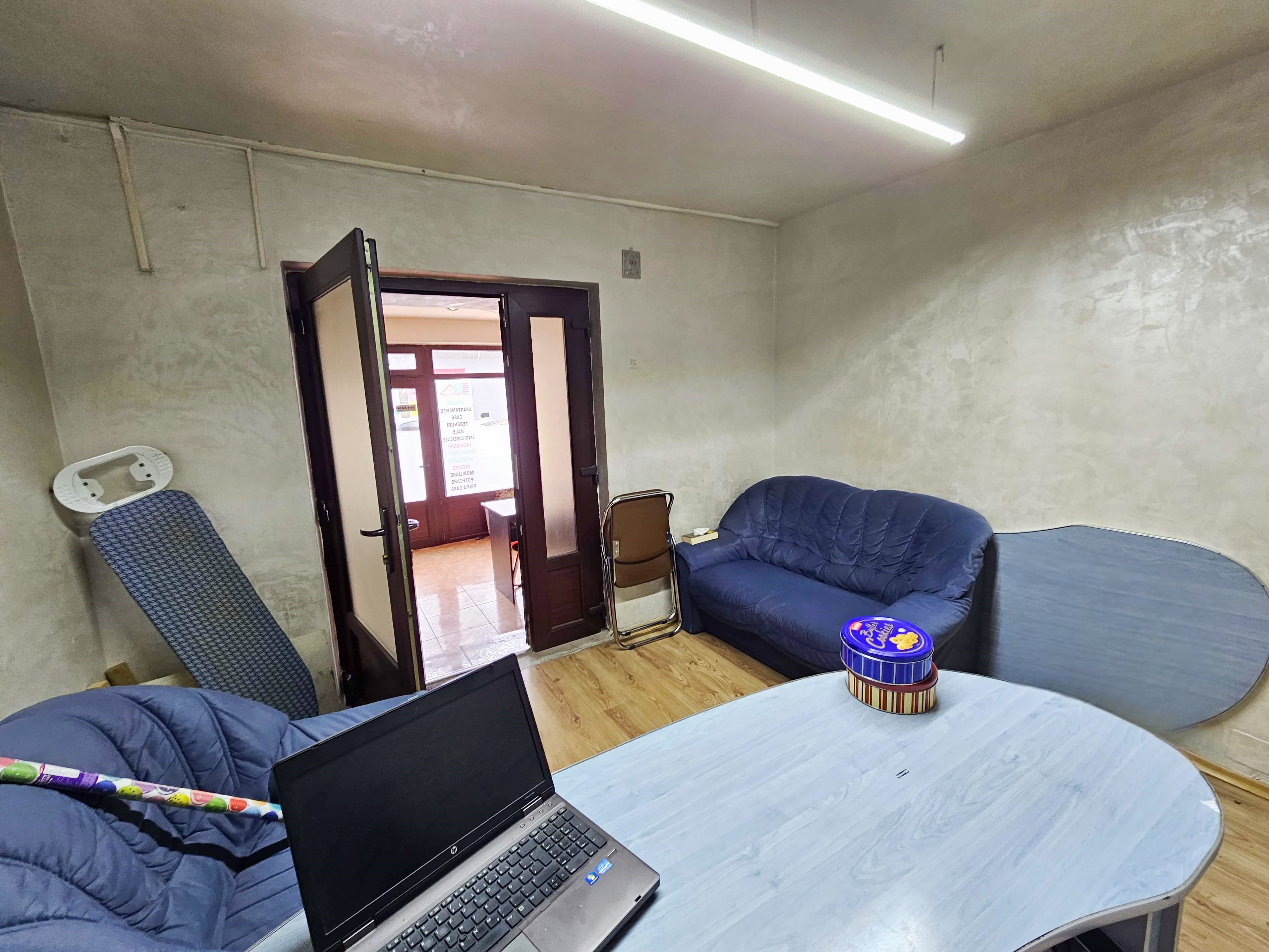 Spatiu comercial sau de birou, 25 mp utili, vad comercial foarte bun - Alba Iulia