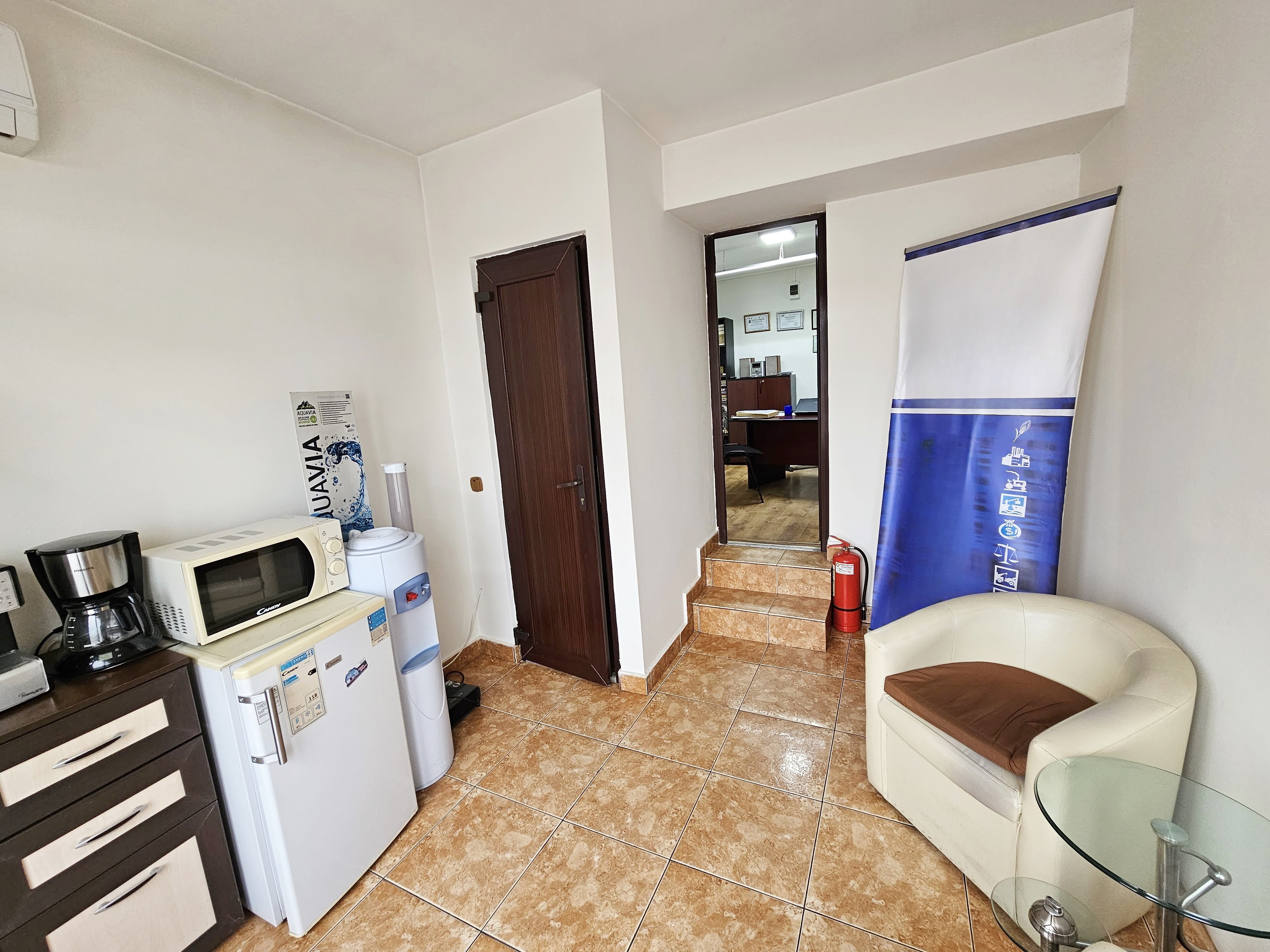 Spatiu comercial sau de birou, 25 mp utili, vad comercial foarte bun - foto 4