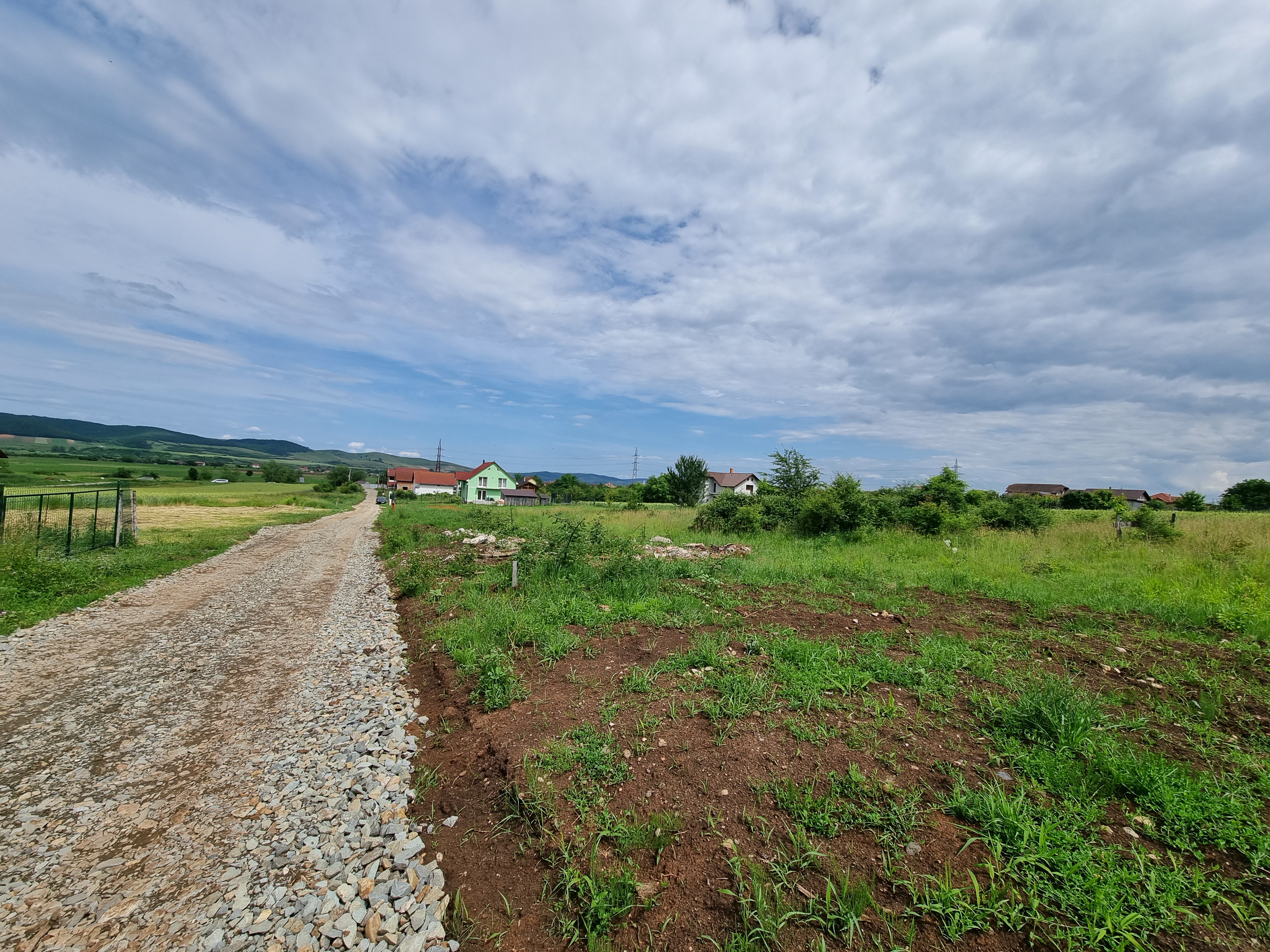 De vanzare 775mp teren intravilan cu utilitati, Micesti - foto 3