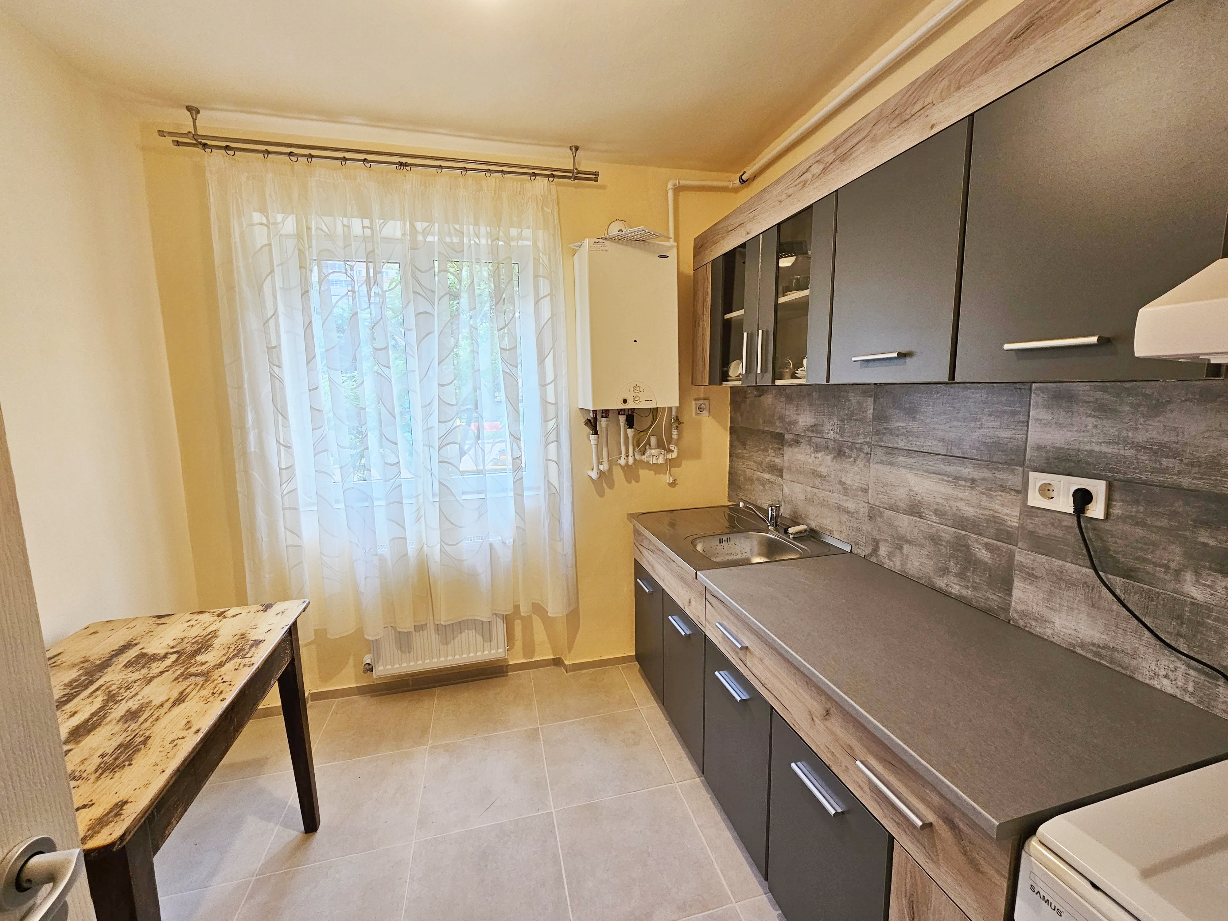 Apartament 2 camere, 46 mp utili, renovat, in apropiere de Parc - foto 4