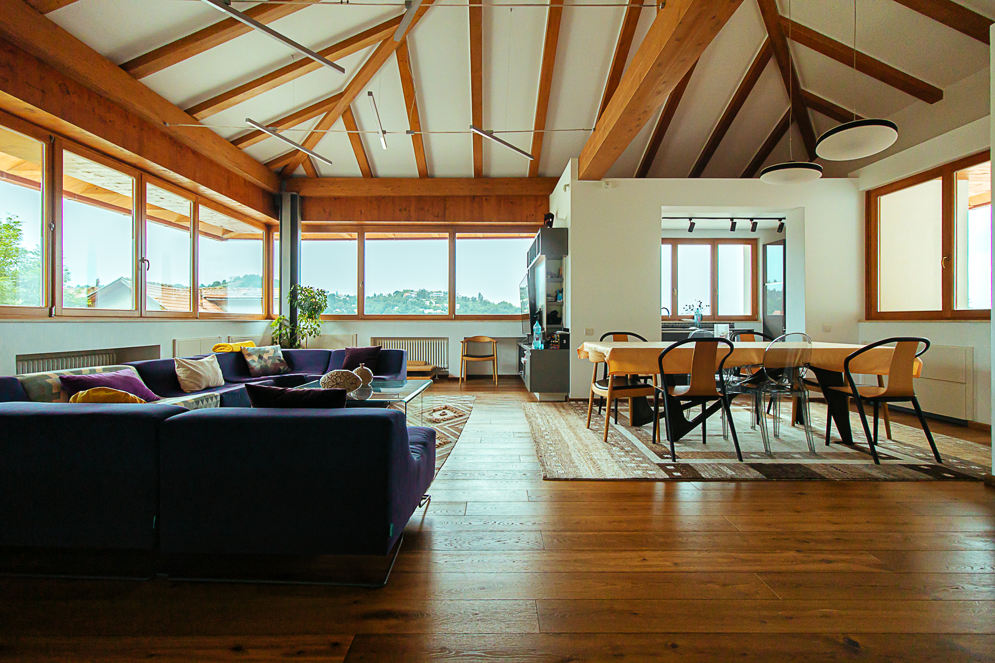 Imobil deosebit, cu priveliste 360 de grade - foto 3