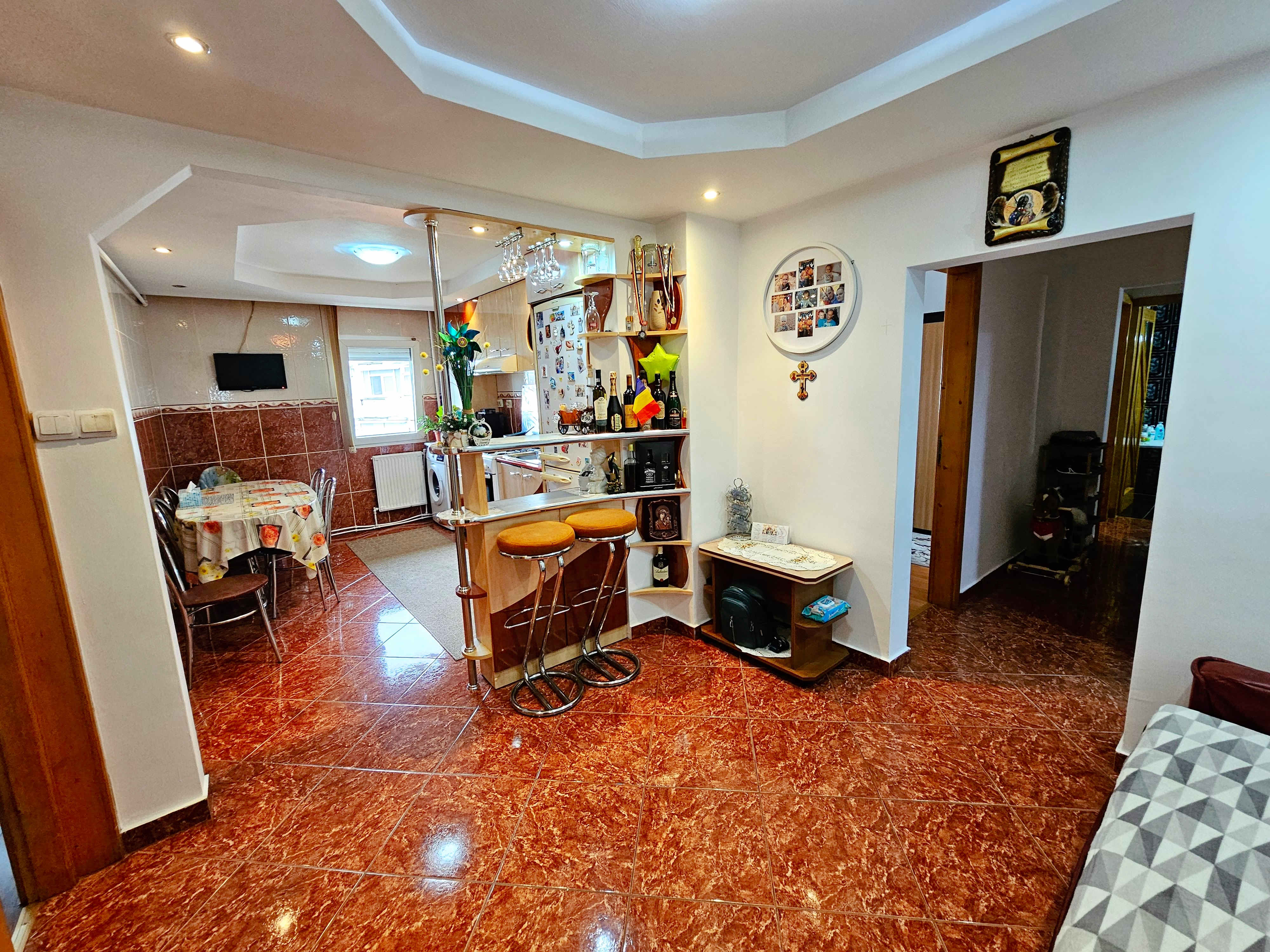 Apartament 3 camere, 2 bai, mobilat, utilat, etaj intermediar, Ampoi 2 - foto 3