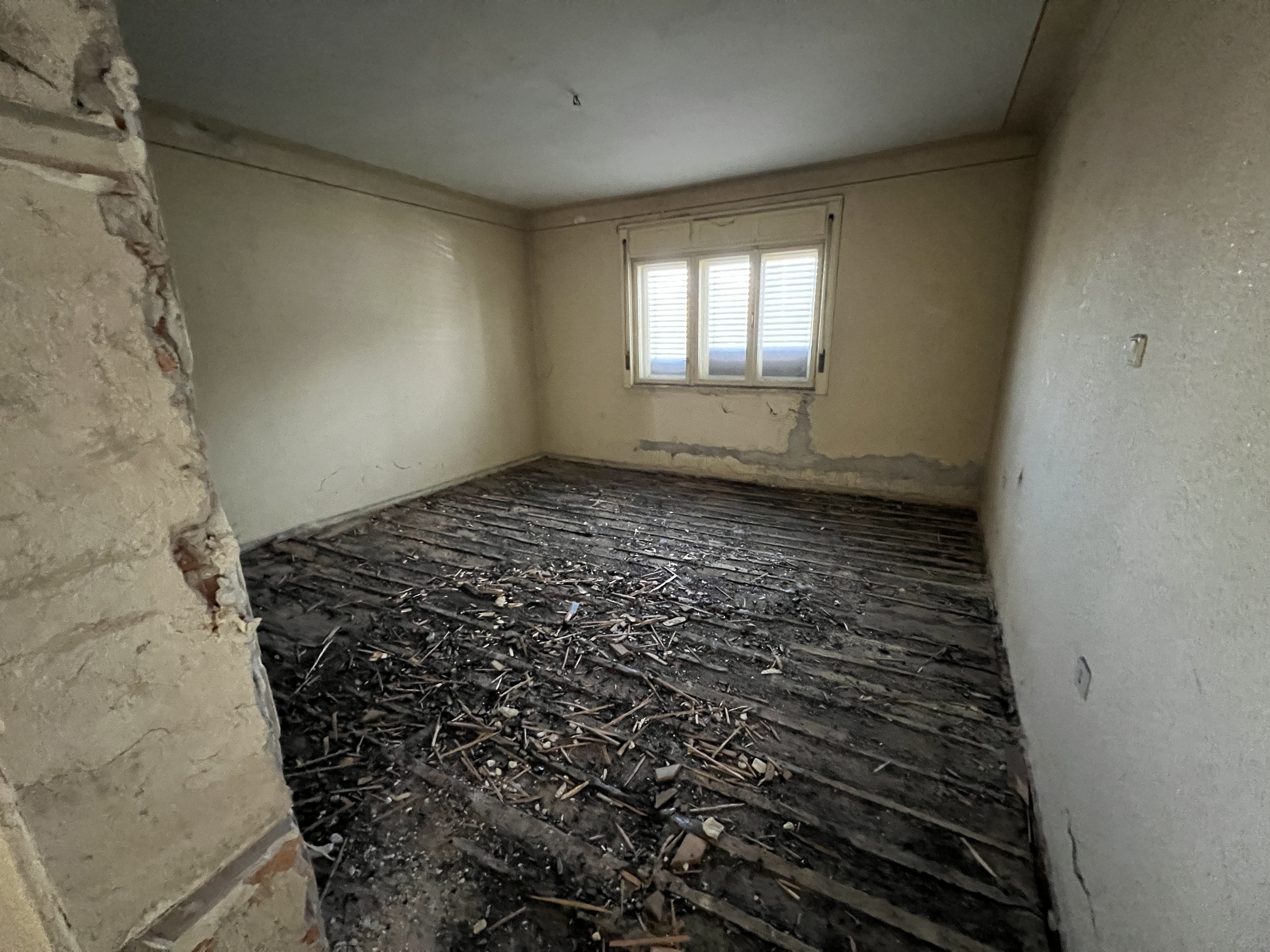 Casa de vanzare pretabila birouri/salon/spatiu comercial, 748MP - foto 4