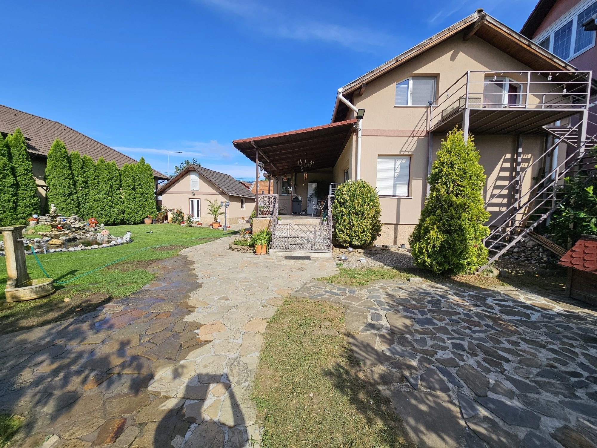 Casa 7 camere, 789 mp teren, Cetate - Alba Iulia