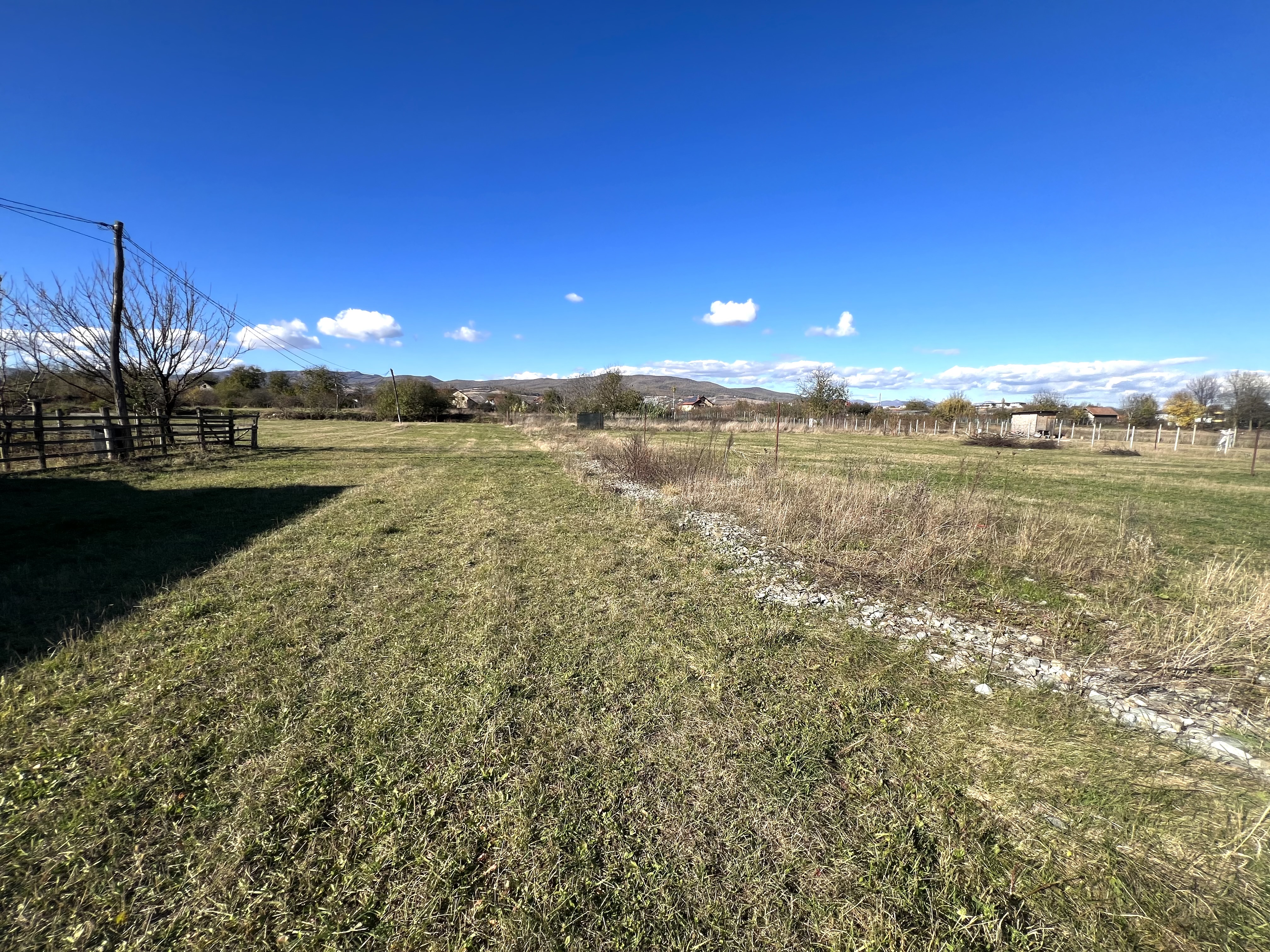 Teren de vanzare cu utilitati, 1300mp, zona Partos - Alba Iulia