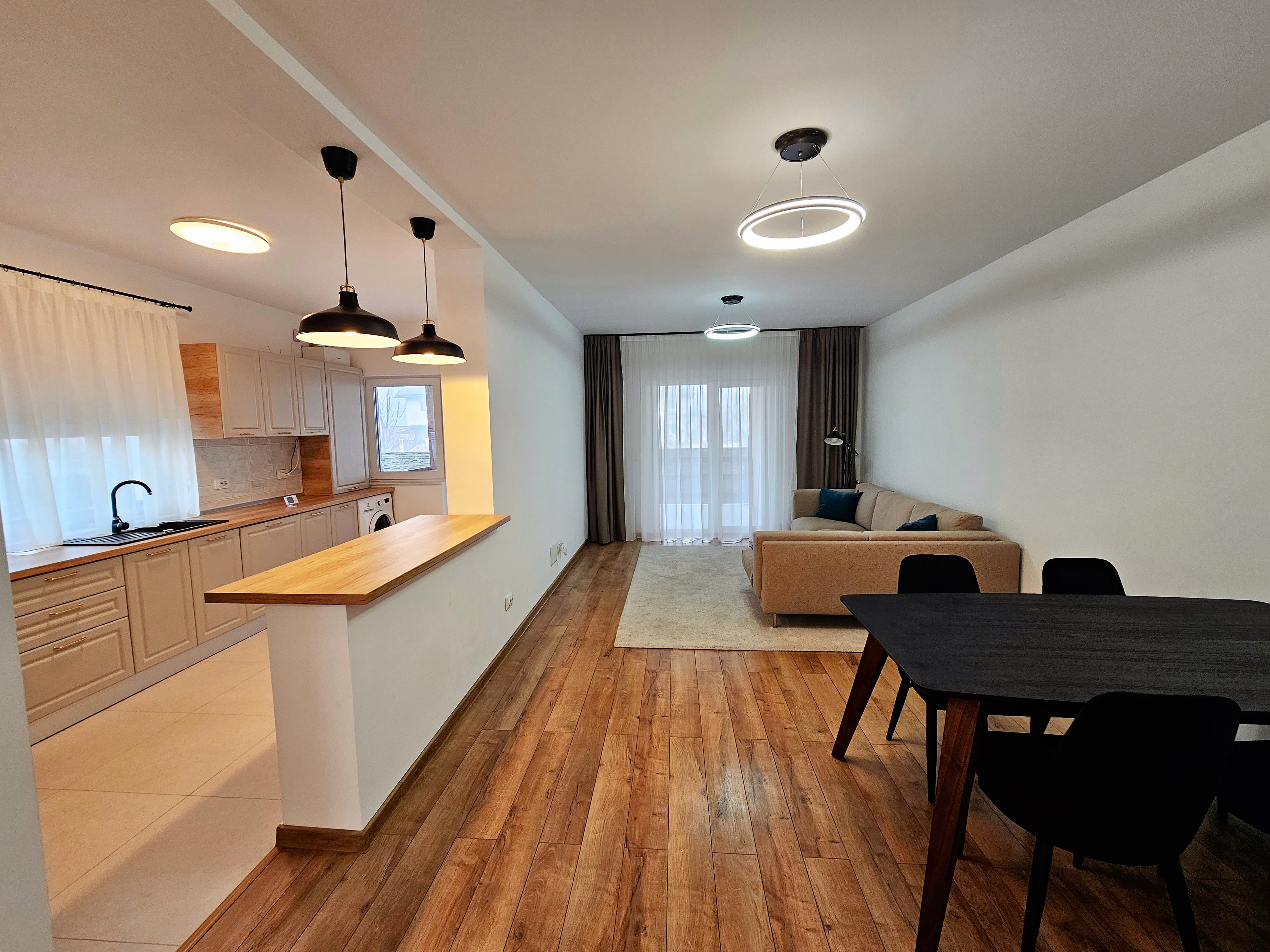 1/2 Duplex nou, cu finisaje la cheie, 4 camere, 200 mp teren, Cetate - Alba Iulia