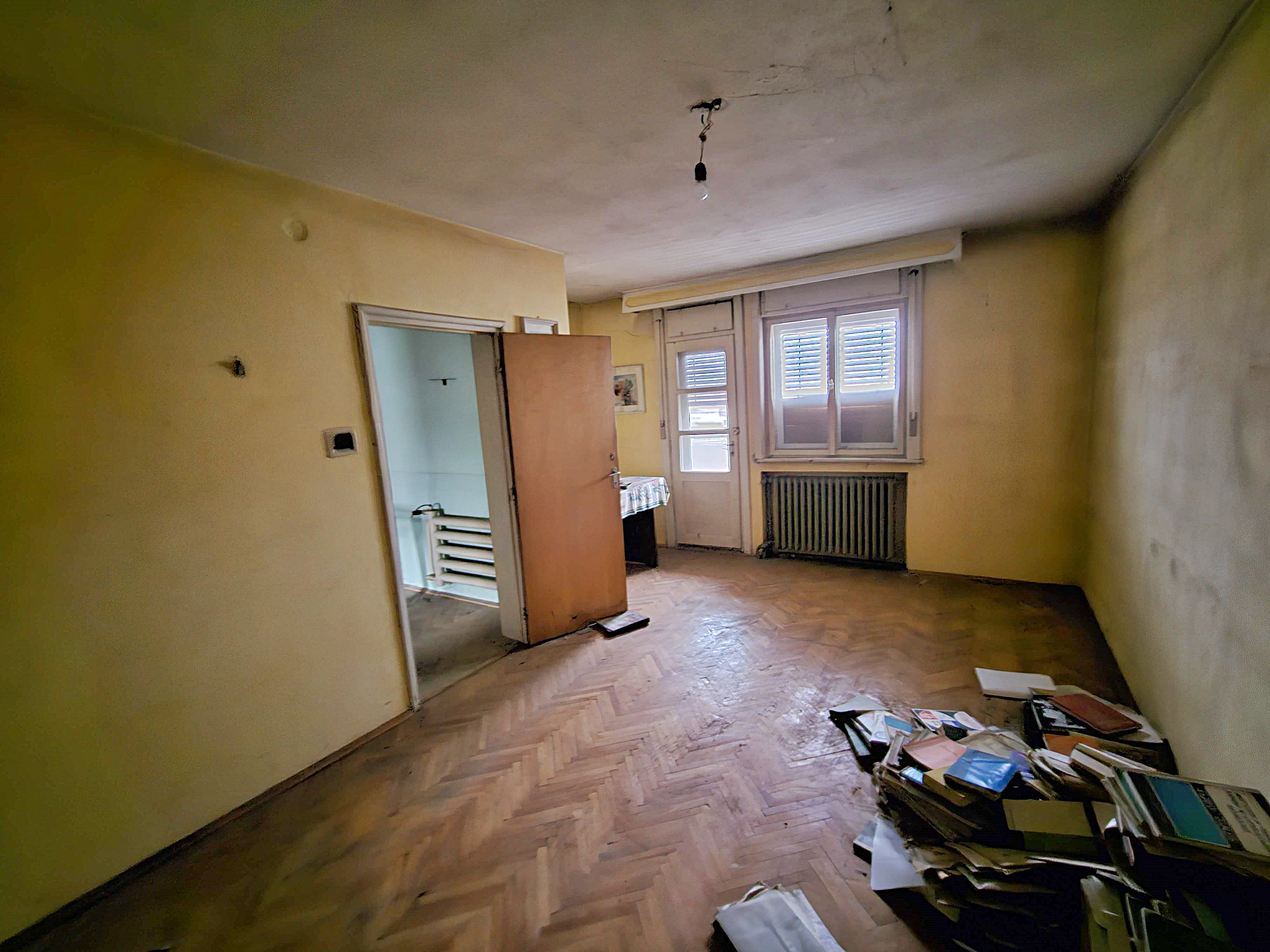 Casa cu 7 camere, 700 mp teren, deschidere la 2 strazi, zona Centru - foto 5