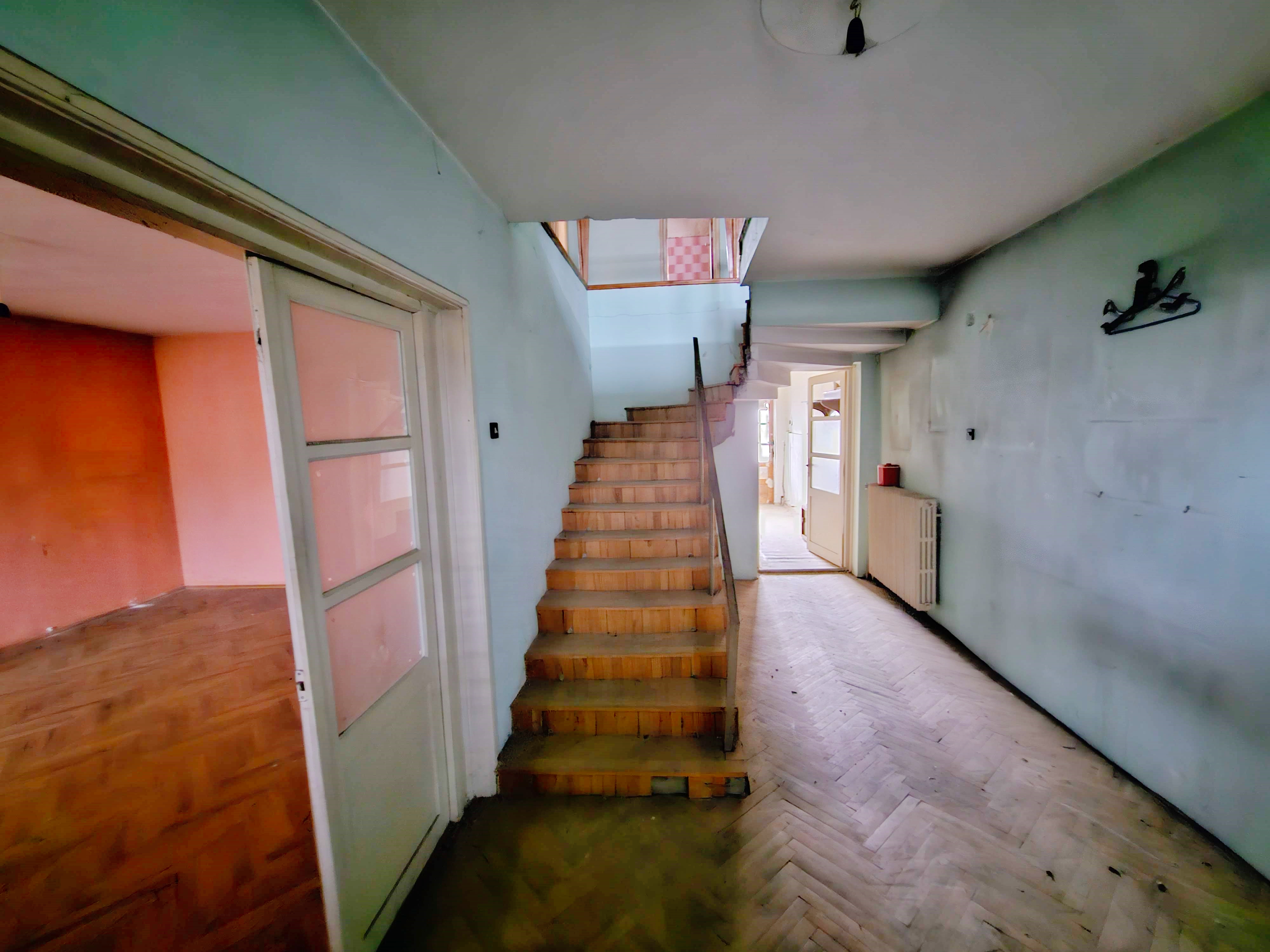 Casa cu 7 camere, 700 mp teren, deschidere la 2 strazi, zona Centru - foto 3