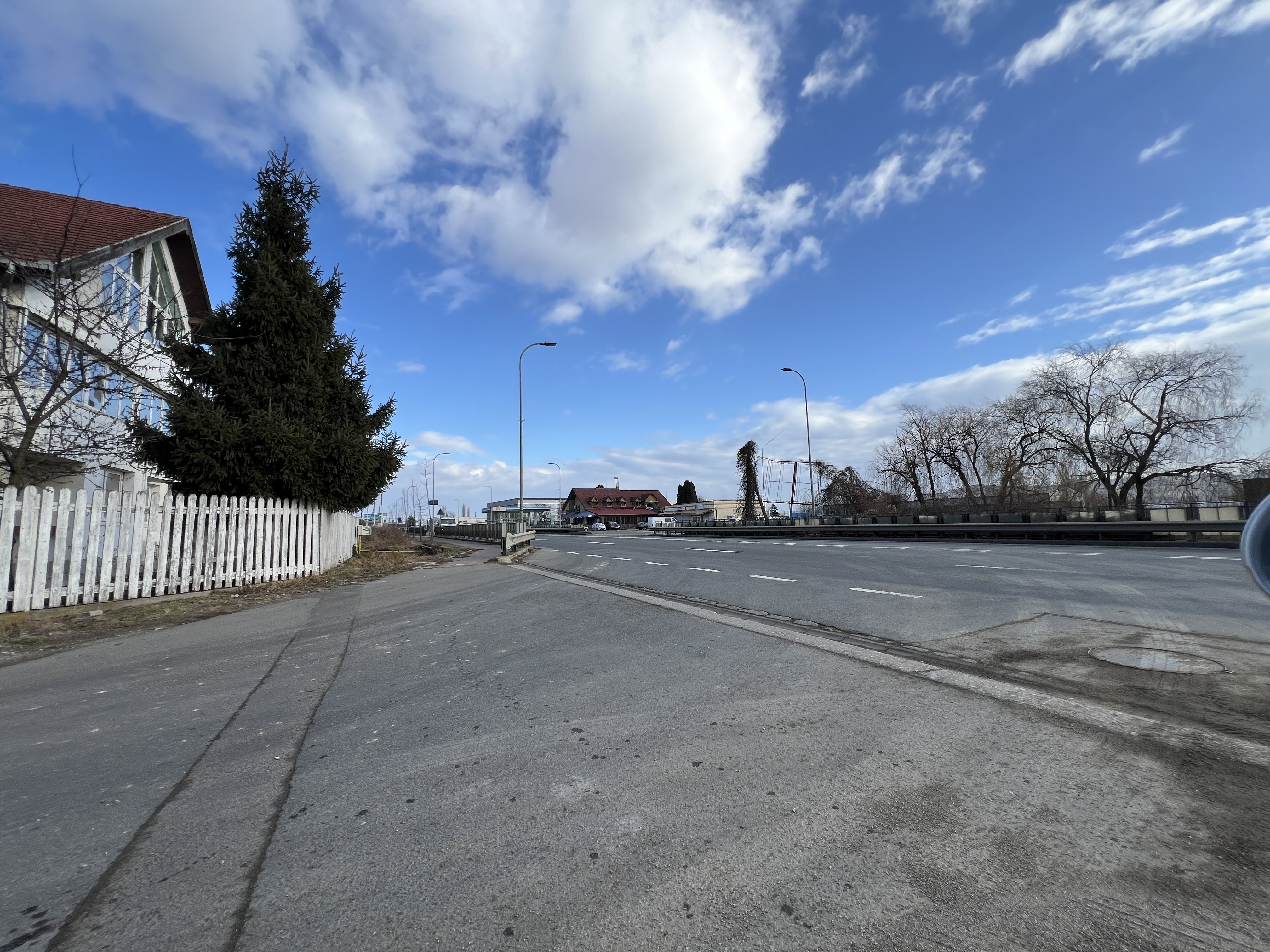 Teren intravilan pretabil hala, toate utilitatile - foto 2