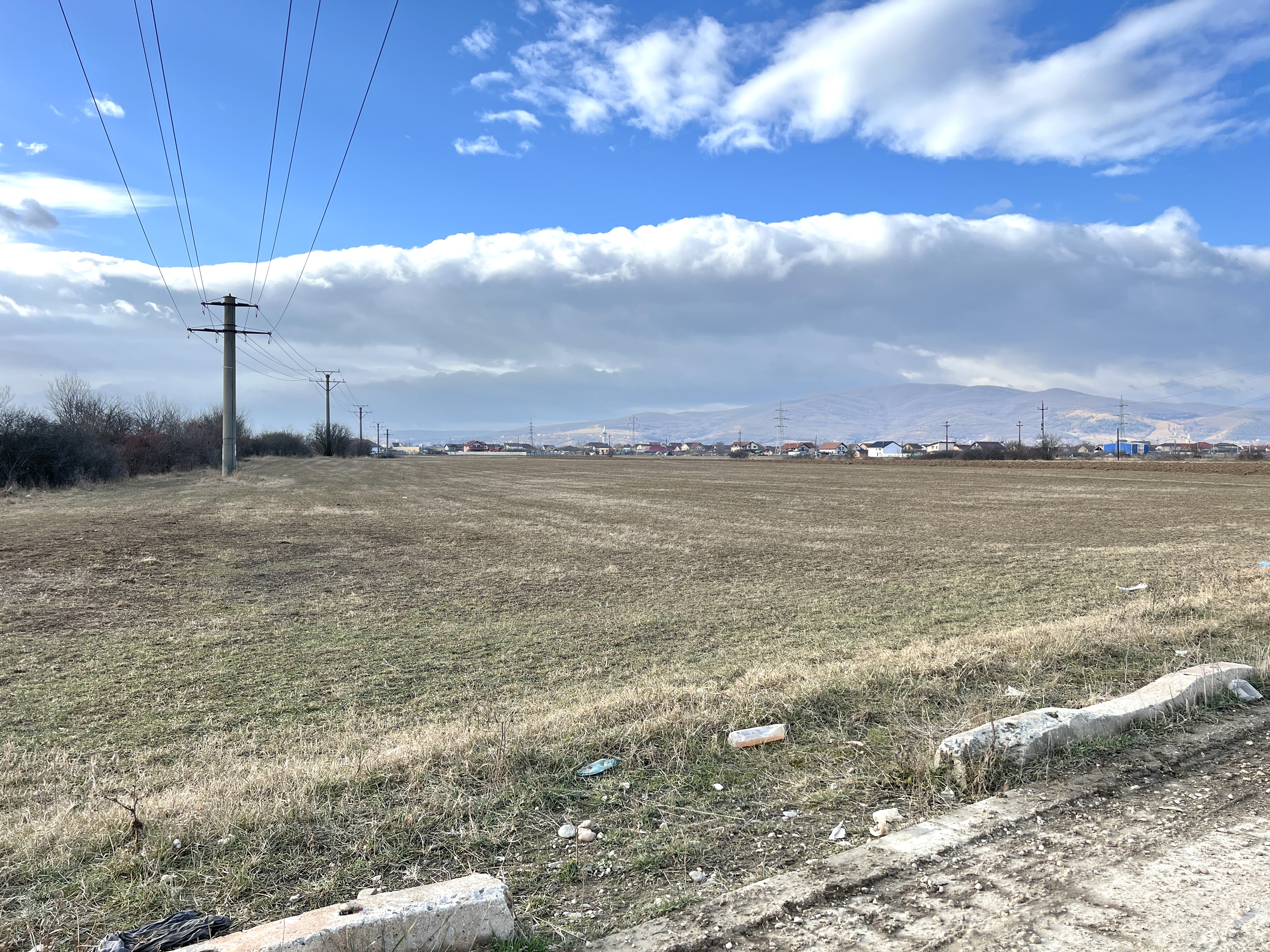 Teren intravilan pretabil hala, toate utilitatile - foto 5