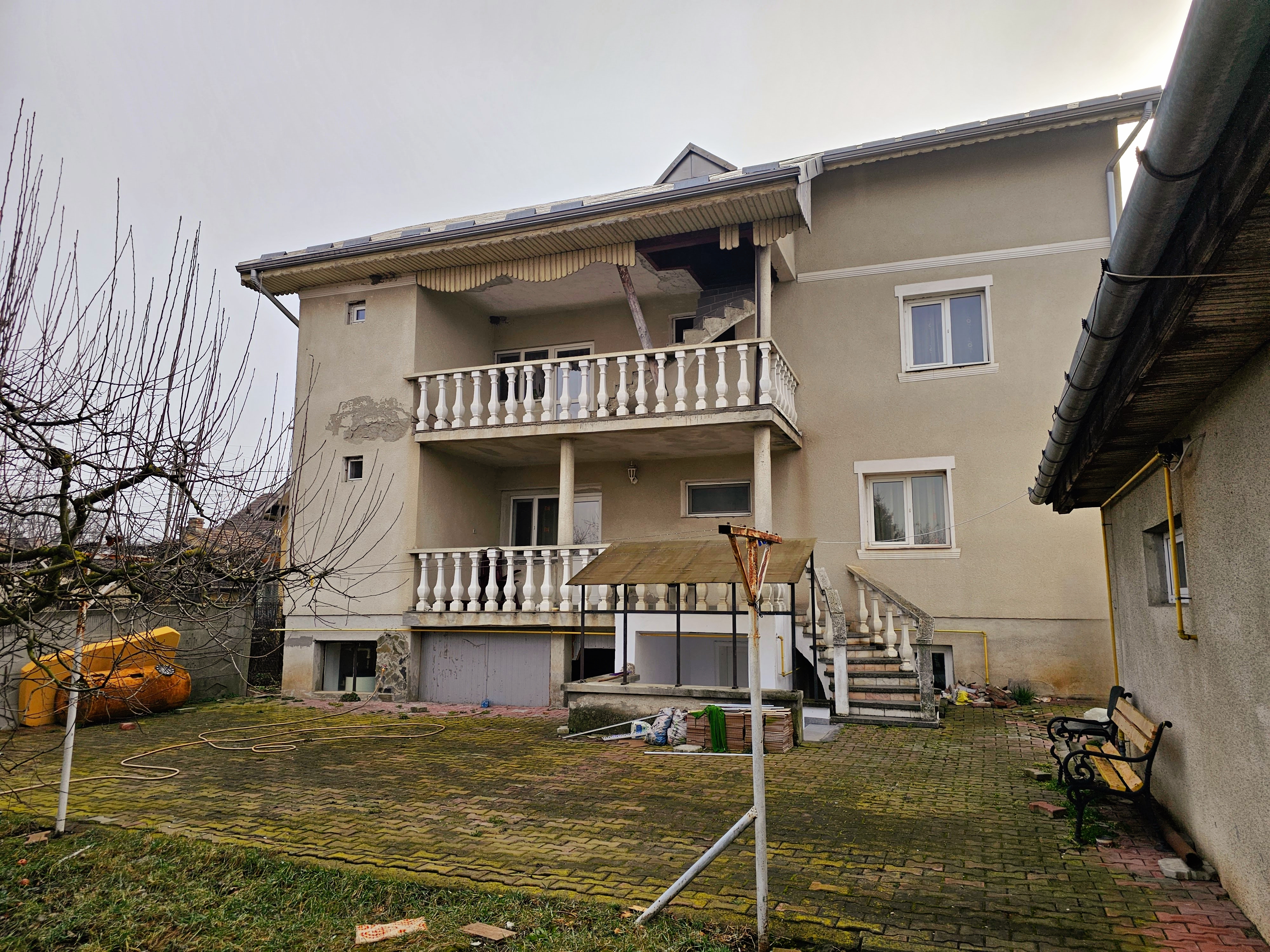 Casa 10 camere, 878 mp teren, toate utilitatile, Barabant - Alba Iulia