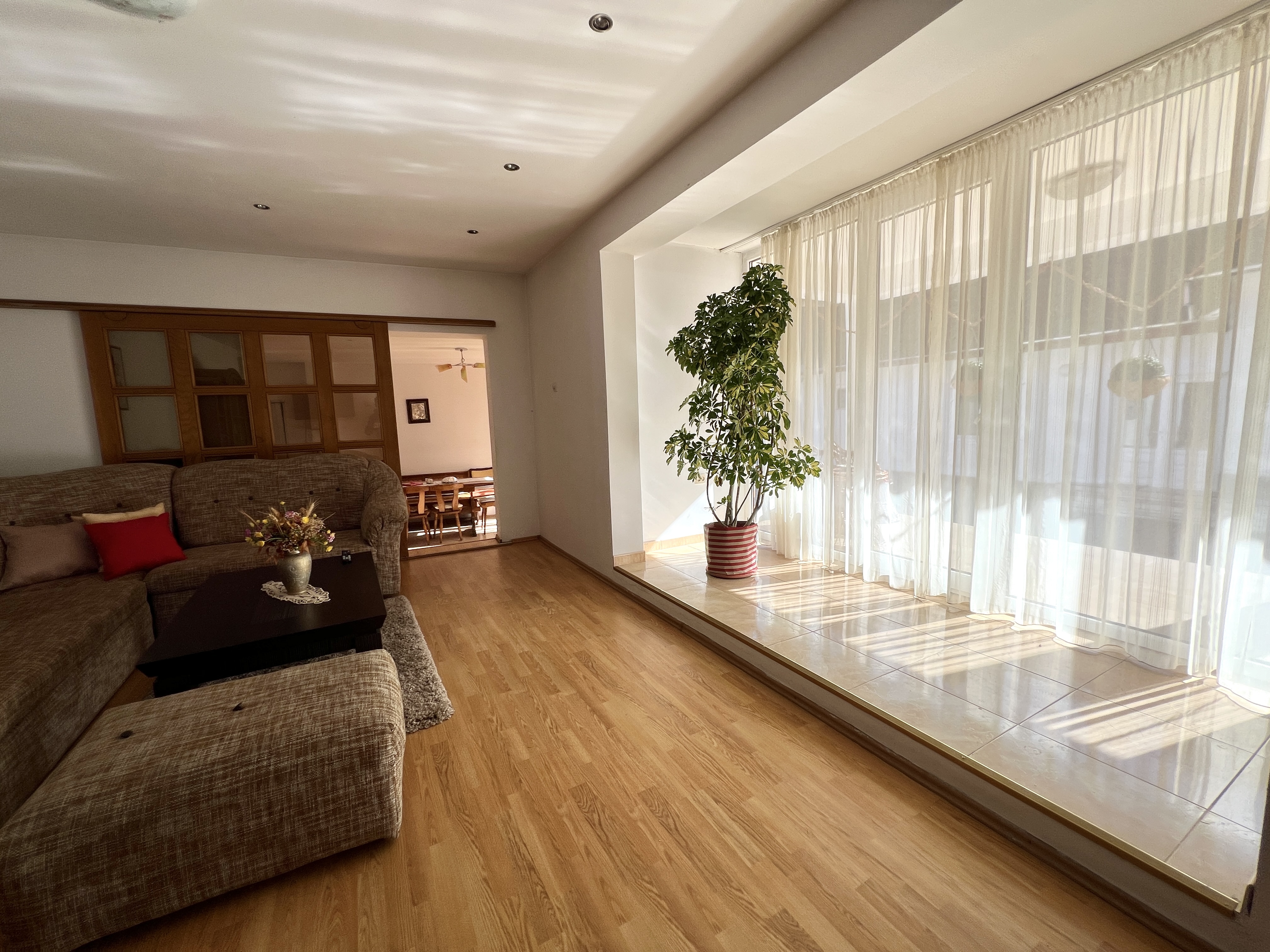 Casa de vanzare pretabila 2 familii, garaj, livada, comuna Pianu - Alba Iulia