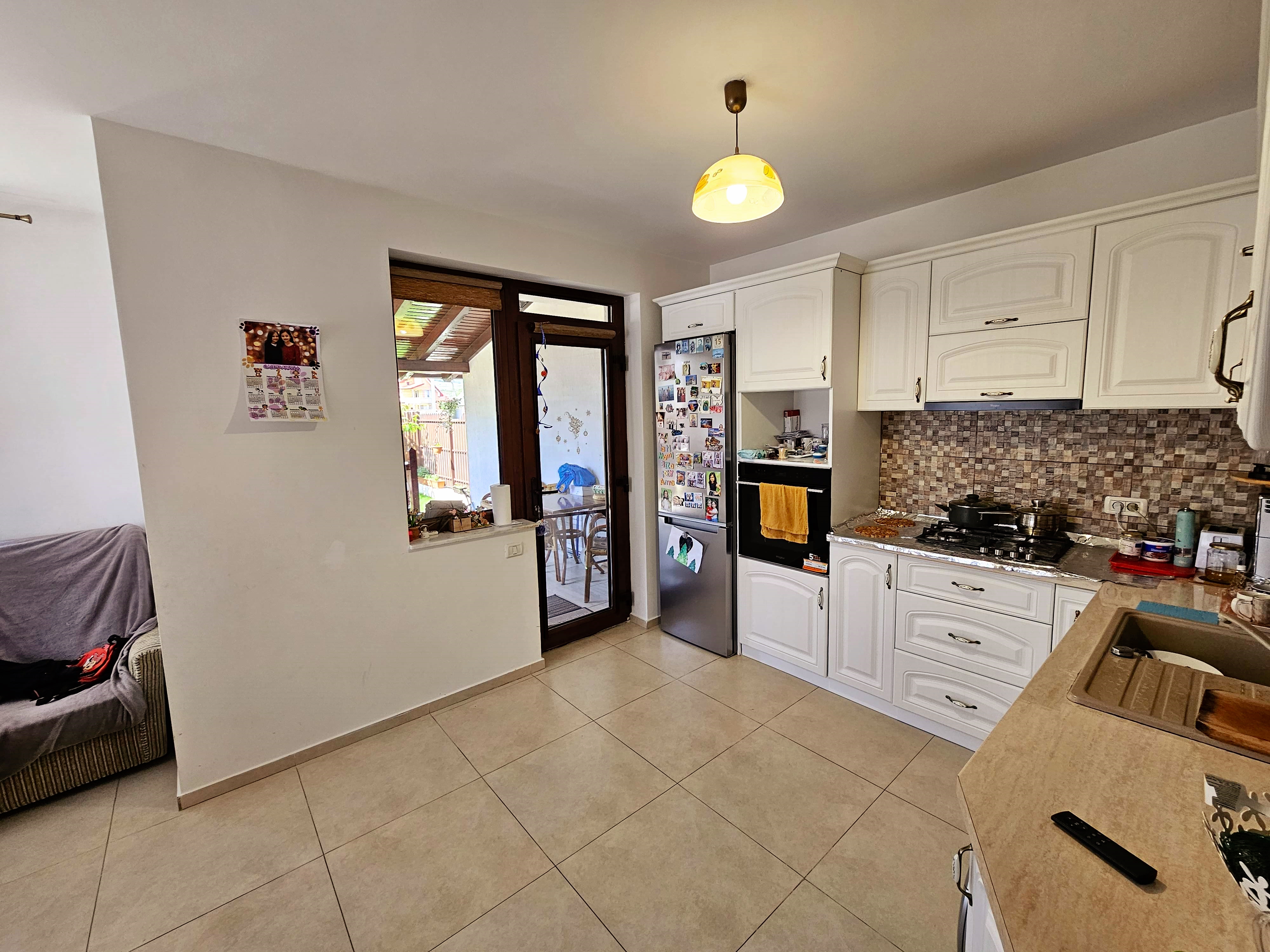 1/2 Duplex mobilat, utilat, 4 camere, pivnita, 200 mp teren - foto 3