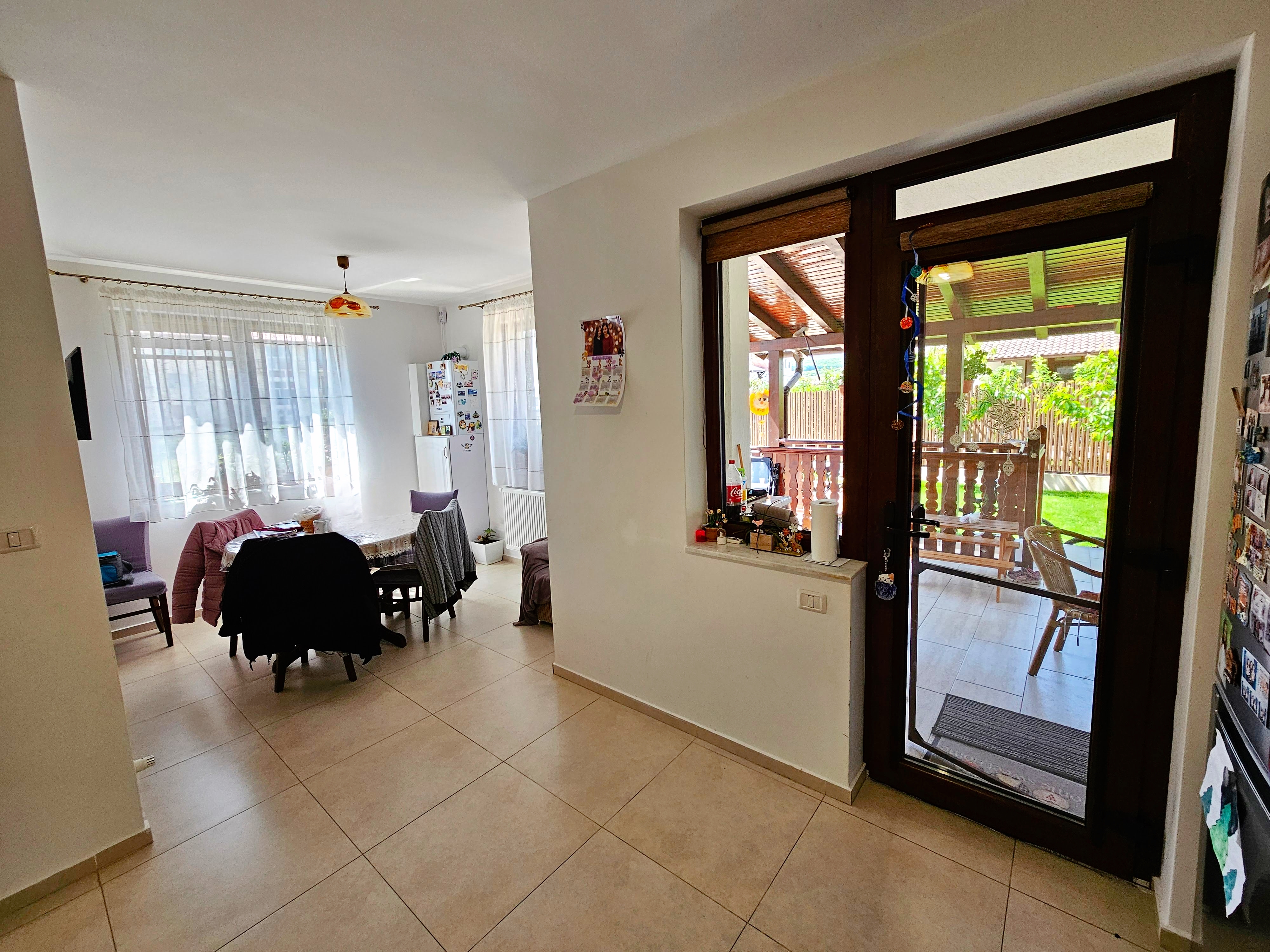 1/2 Duplex mobilat, utilat, 4 camere, pivnita, 200 mp teren - foto 4