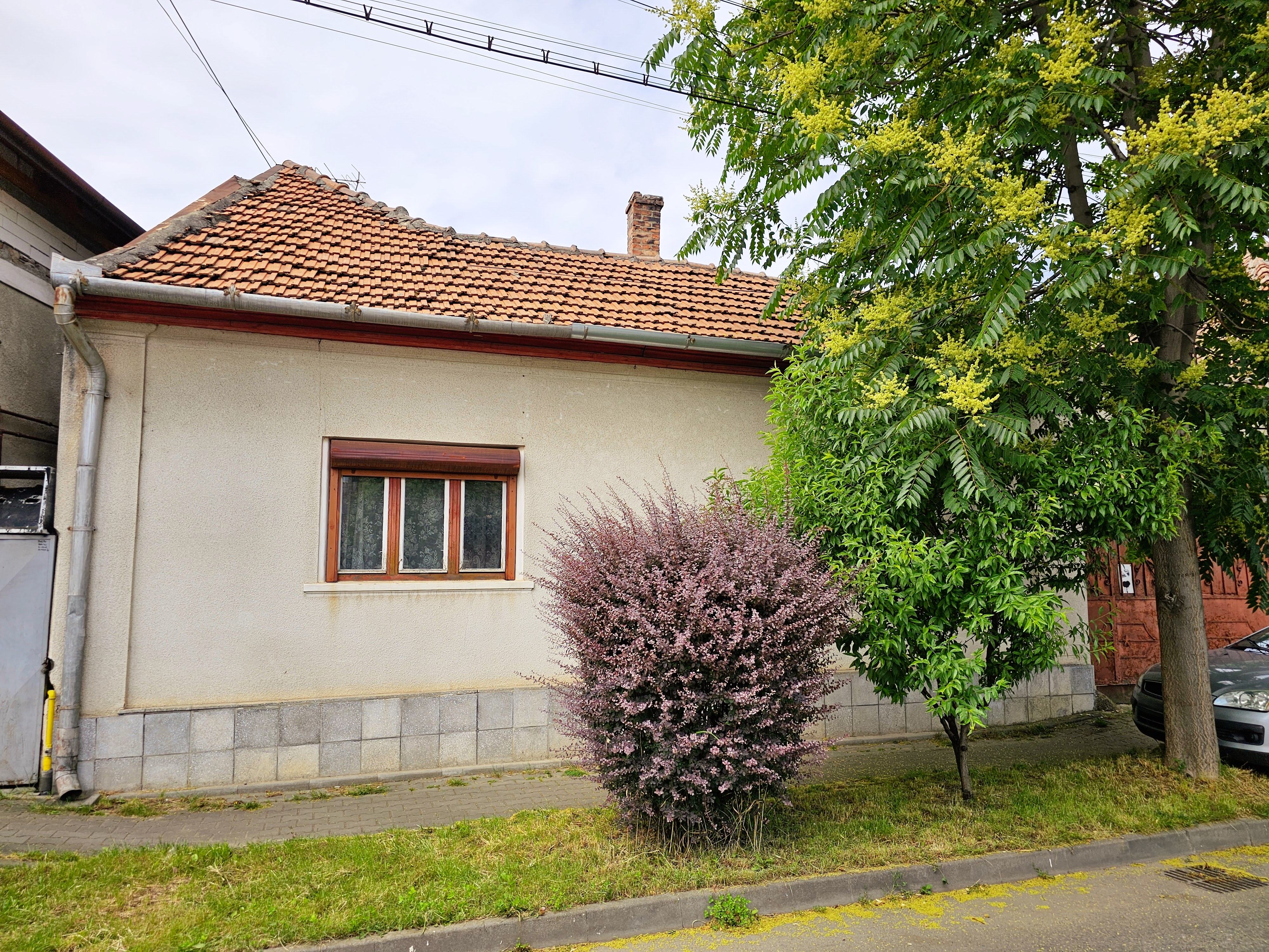 Casa veche, 5 camere, 287 mp teren, zona Prefectura. Necesita renovare - Alba Iulia