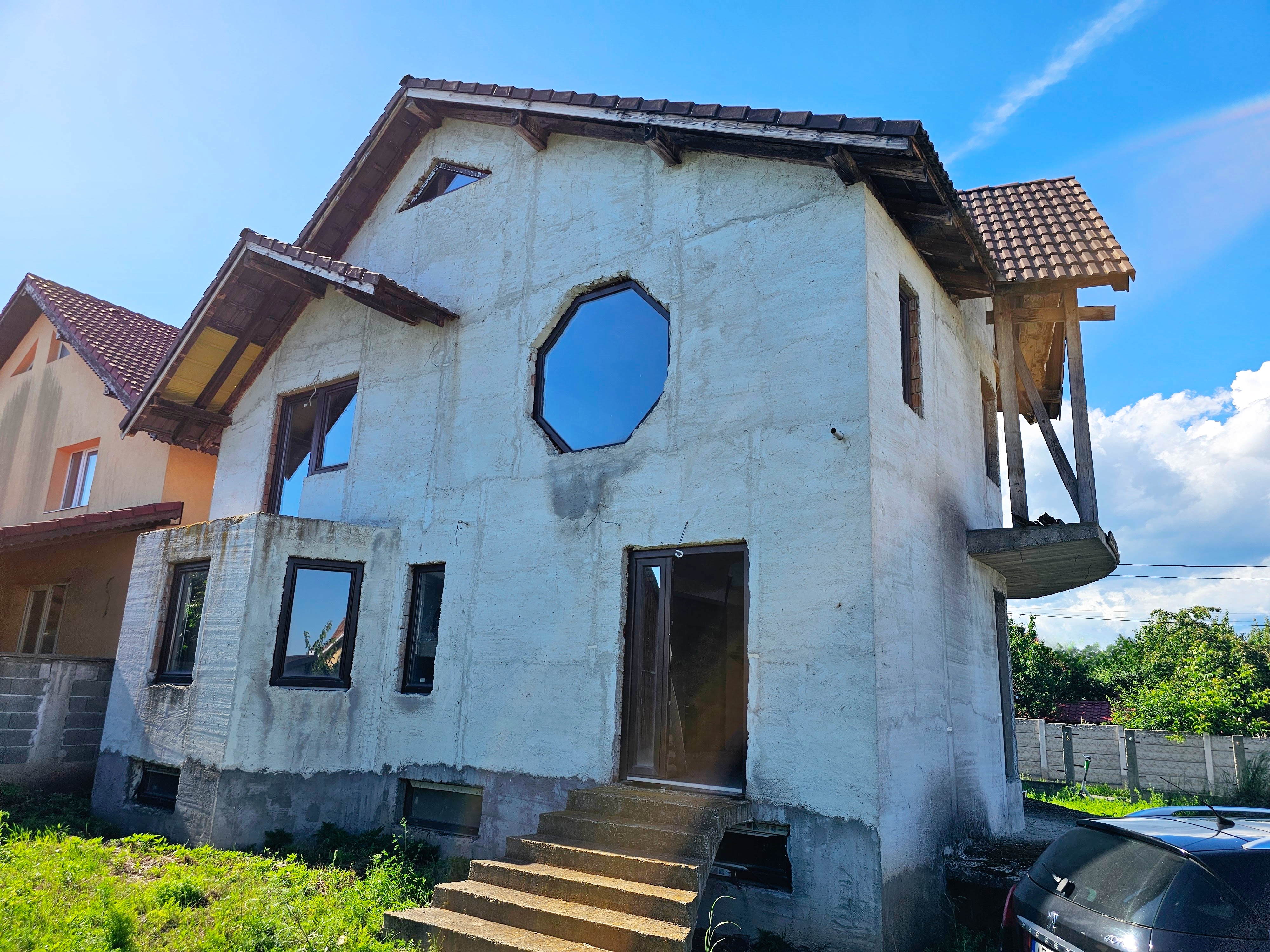 Casa la gri, S+P+M, 4 camere, 500 mp teren, Cetate, toate utilitatile - foto 2