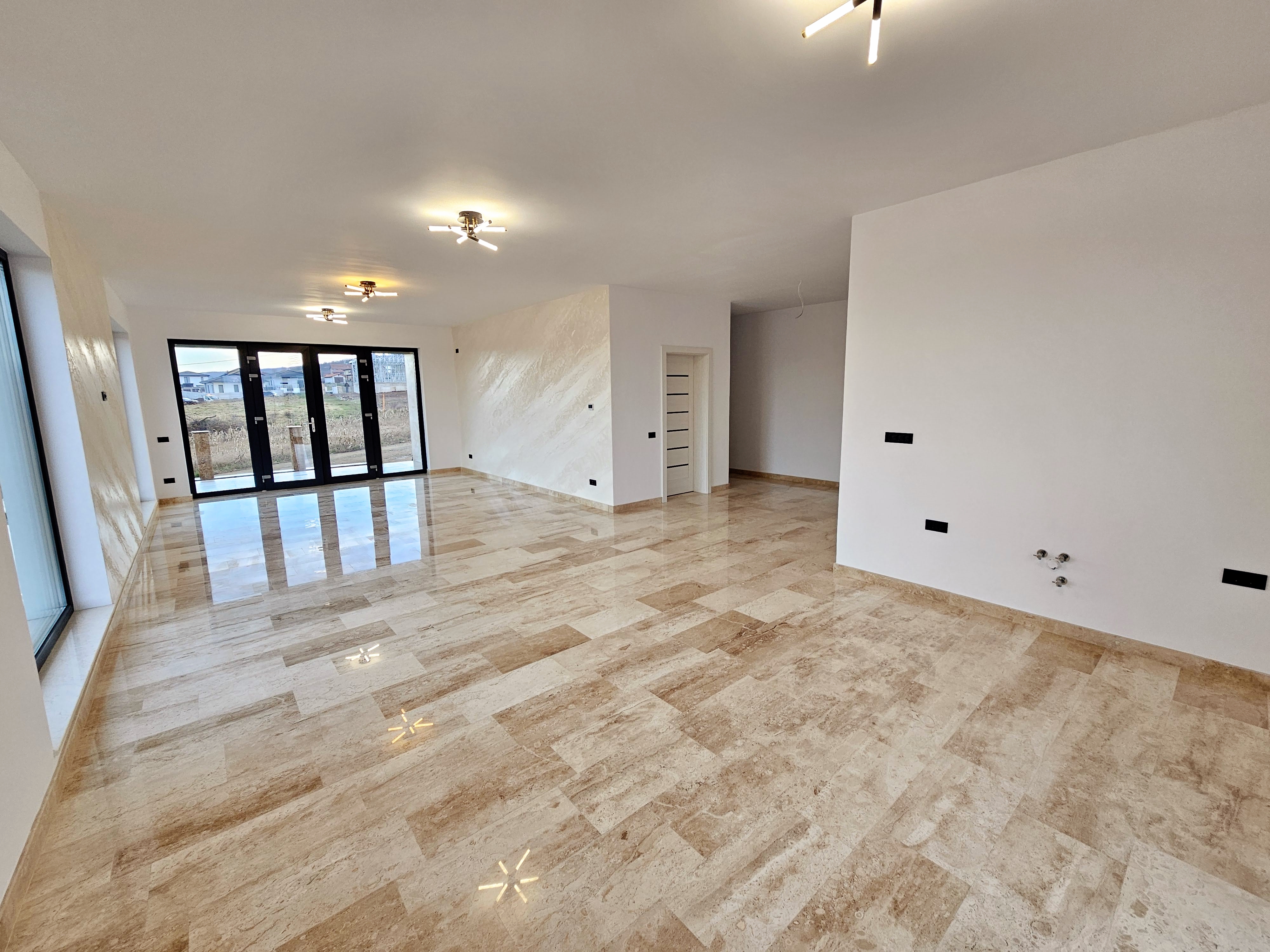 Casa finisata la cheie, 4 camere, 500 mp teren, Micesti - foto 4