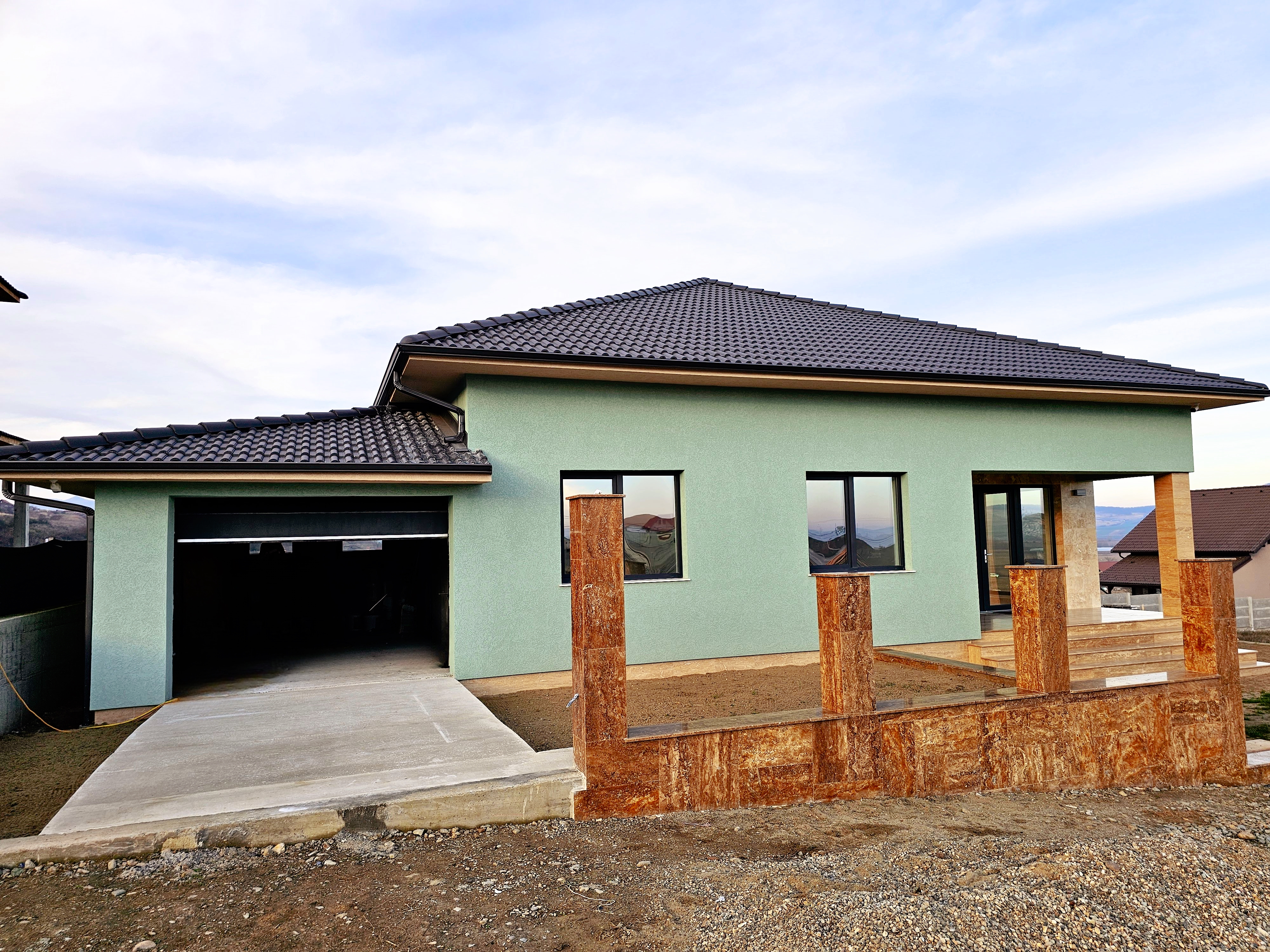 Casa finisata la cheie, 4 camere, 500 mp teren, Micesti - Alba Iulia