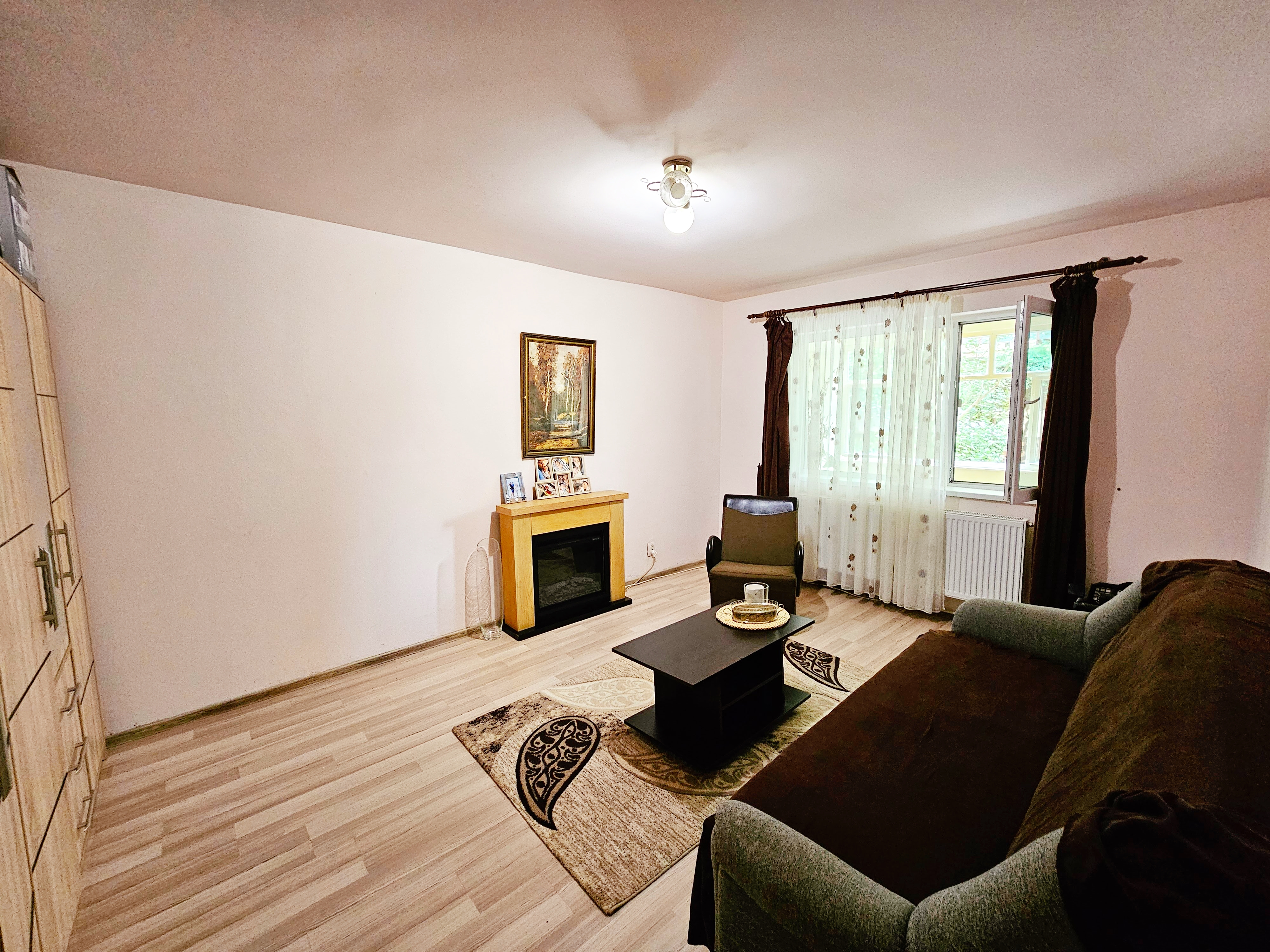 Apartament 4 camere, 2 balcoane, 2 bai, 79 mp utili, zona Closca - Alba Iulia