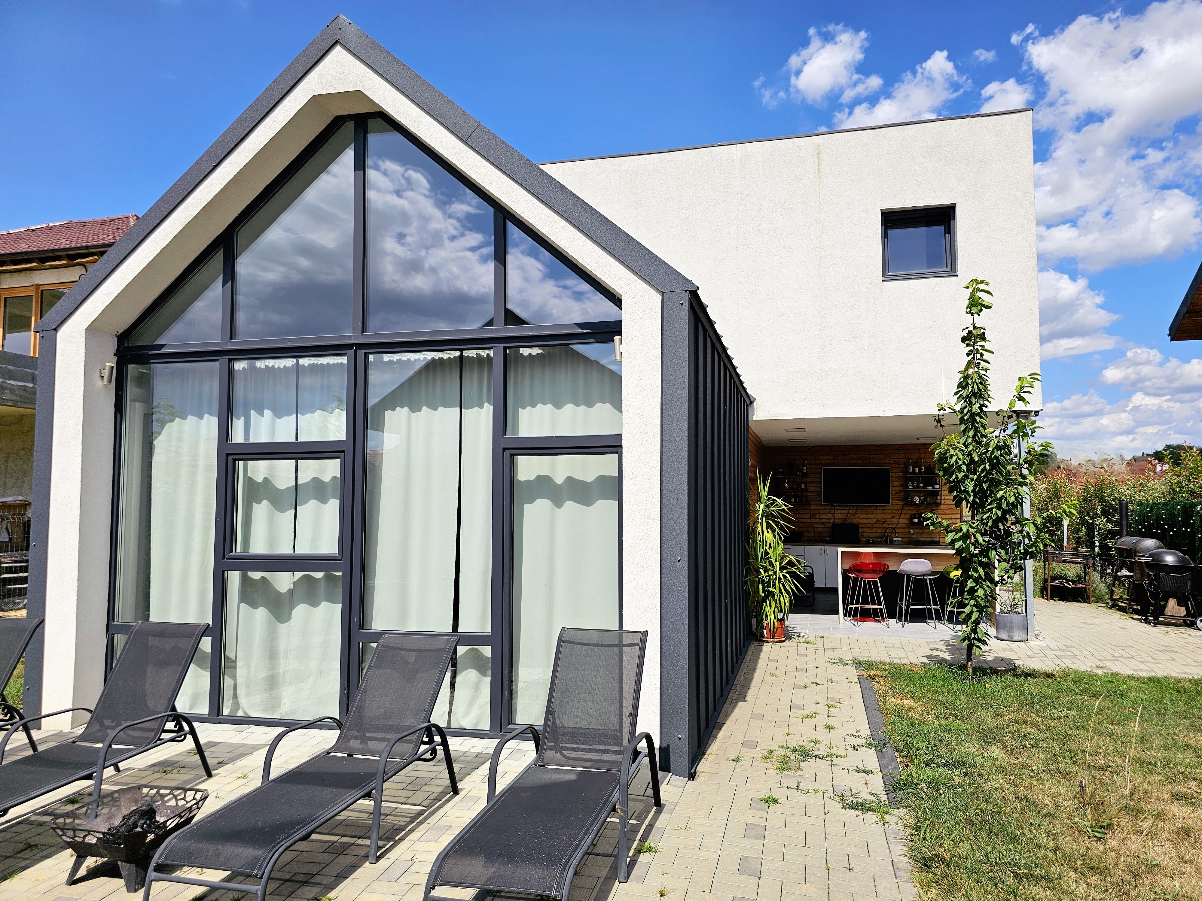 Casa moderna mobilata, utilata, 5 camere, 3 bai, 444 mp teren - foto 2