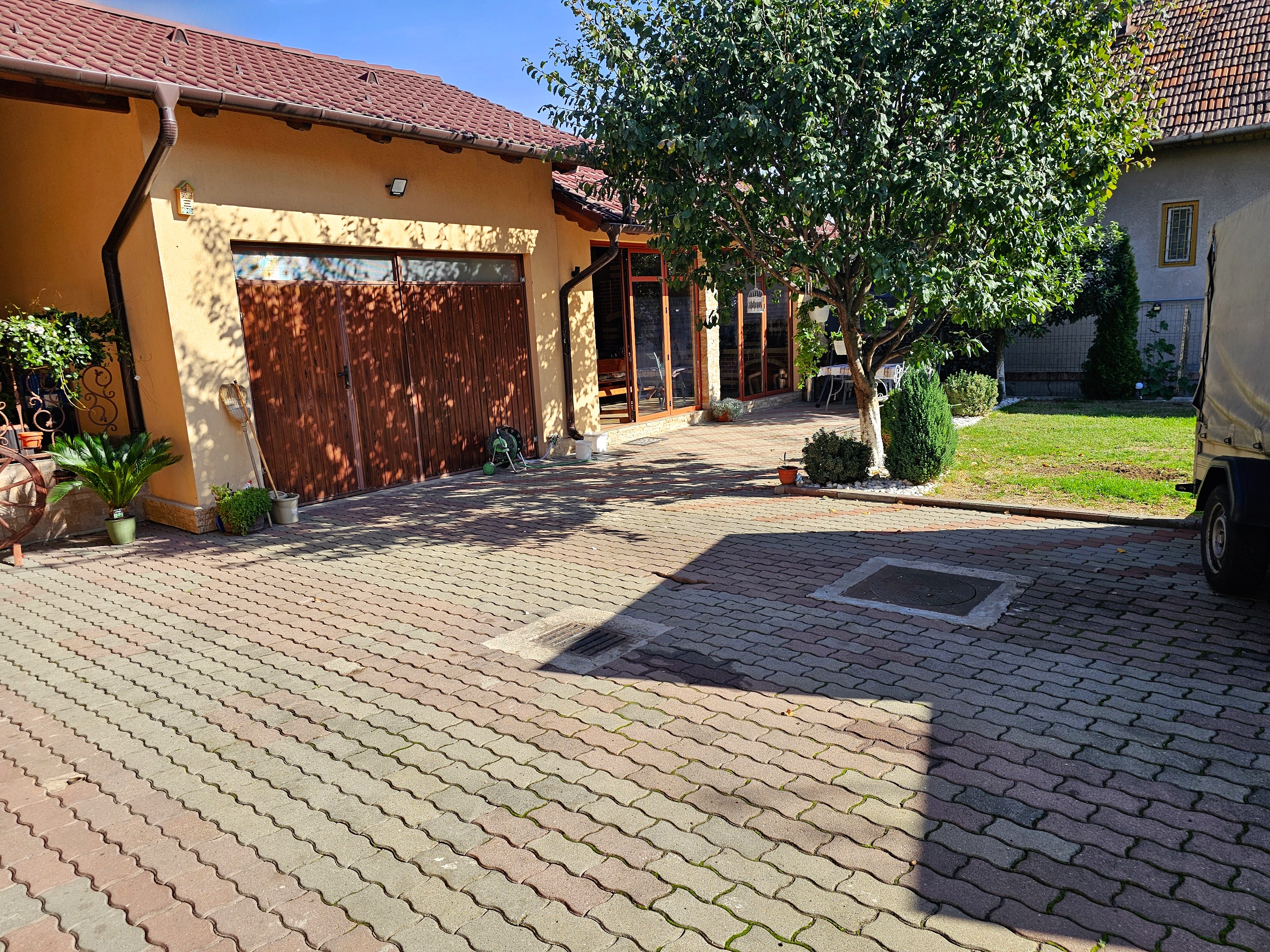 Casa renovata, 4 camere, 2 terase, mobilata, utilata, 568 mp teren - foto 4