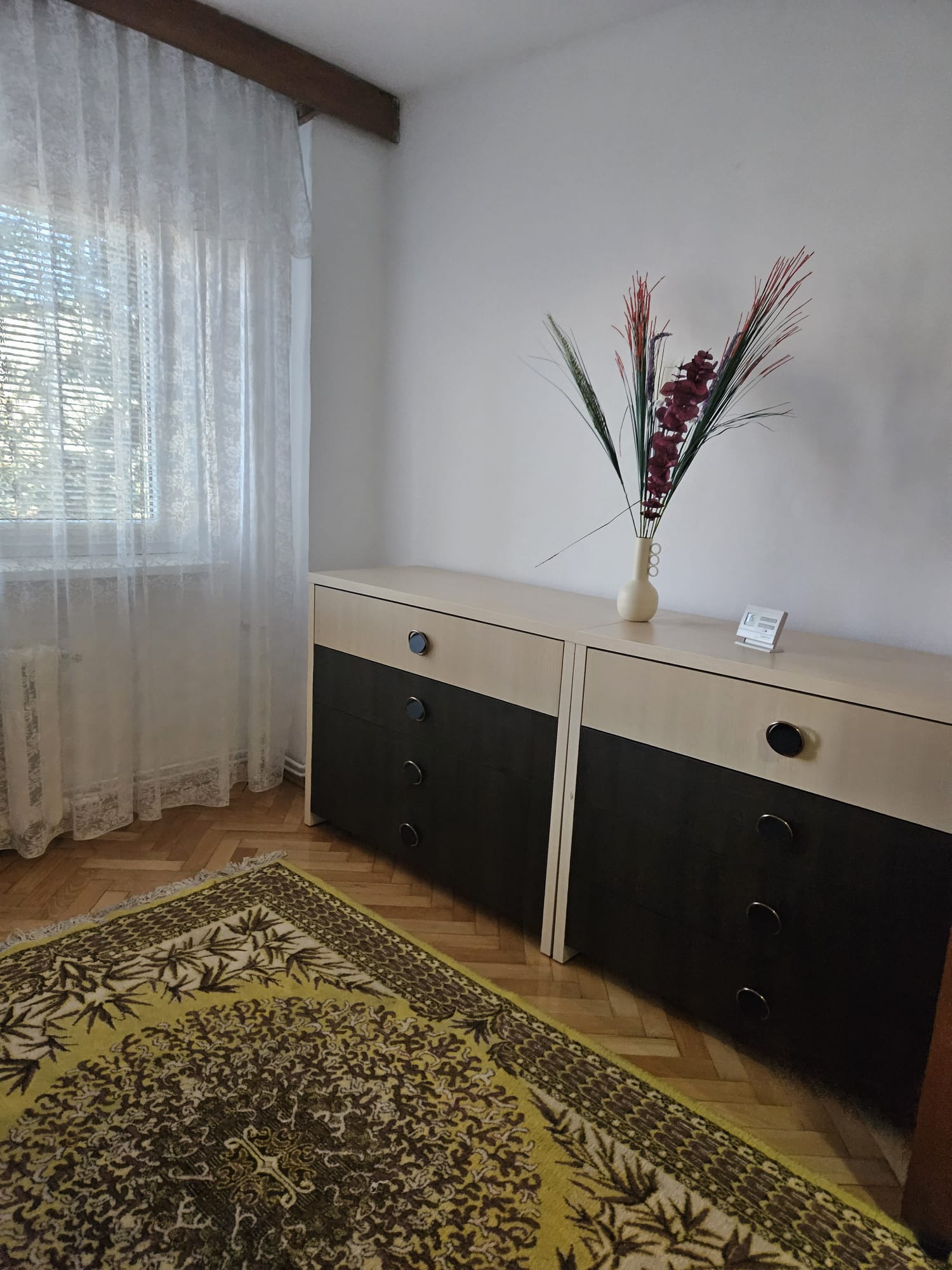 2 camere, zona Spitalul Judetean - foto 2
