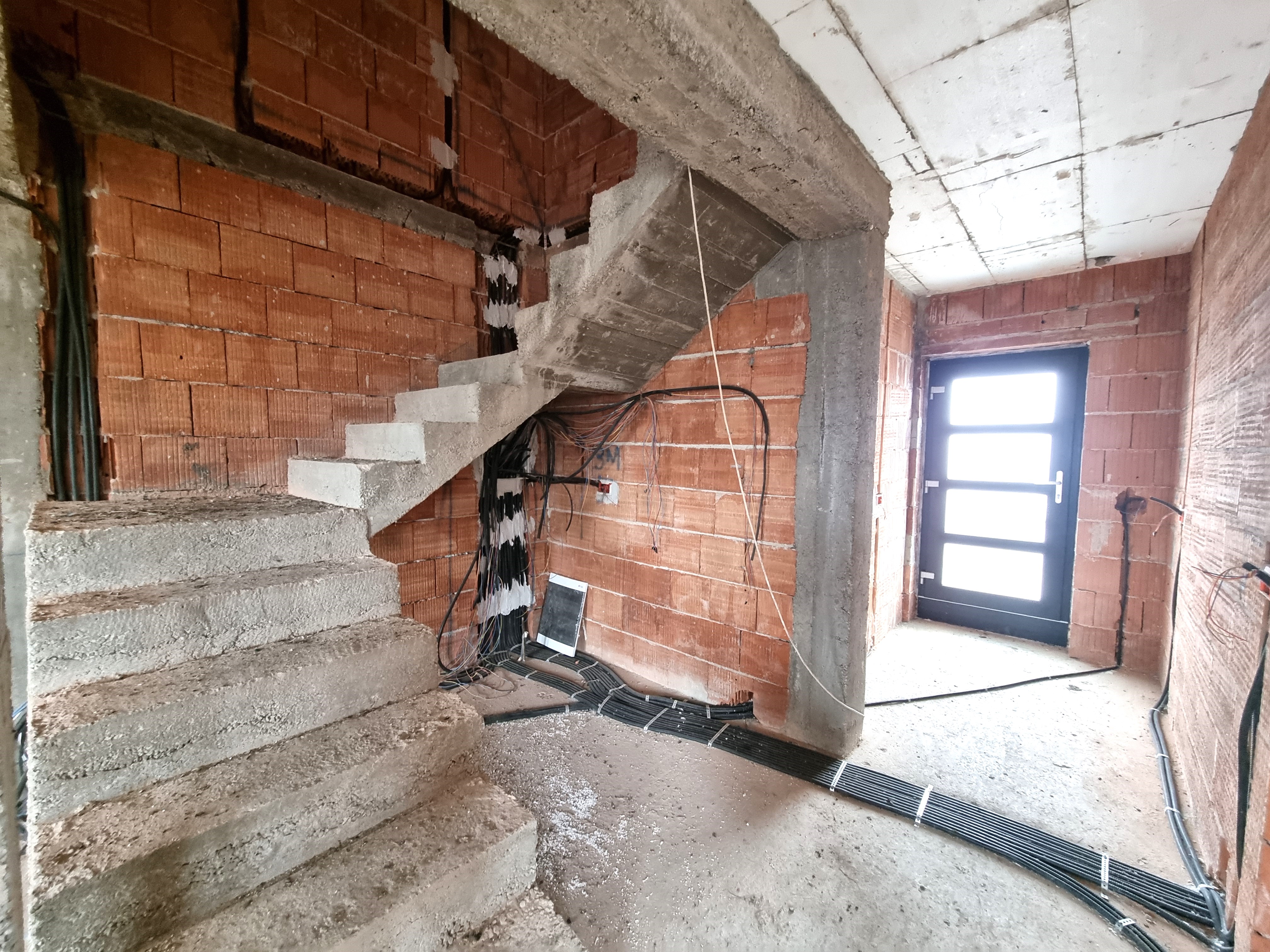 De vanzare 1/2 duplex, 4 camere, 224mp teren, Orizont - foto 4