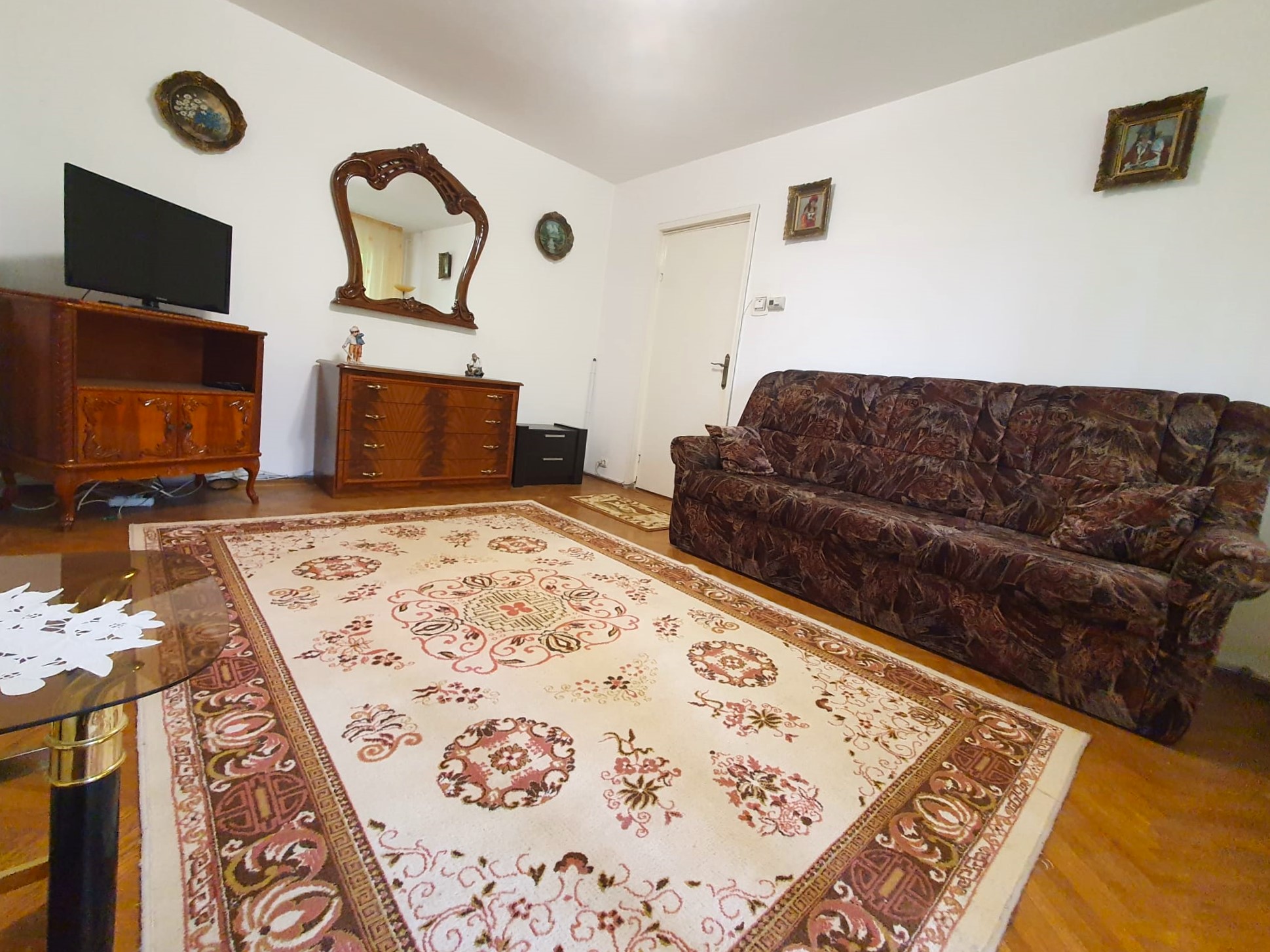 Apartament luminos cu vedere spre biserică, într-un cartier verde și liniștit. - Brasov