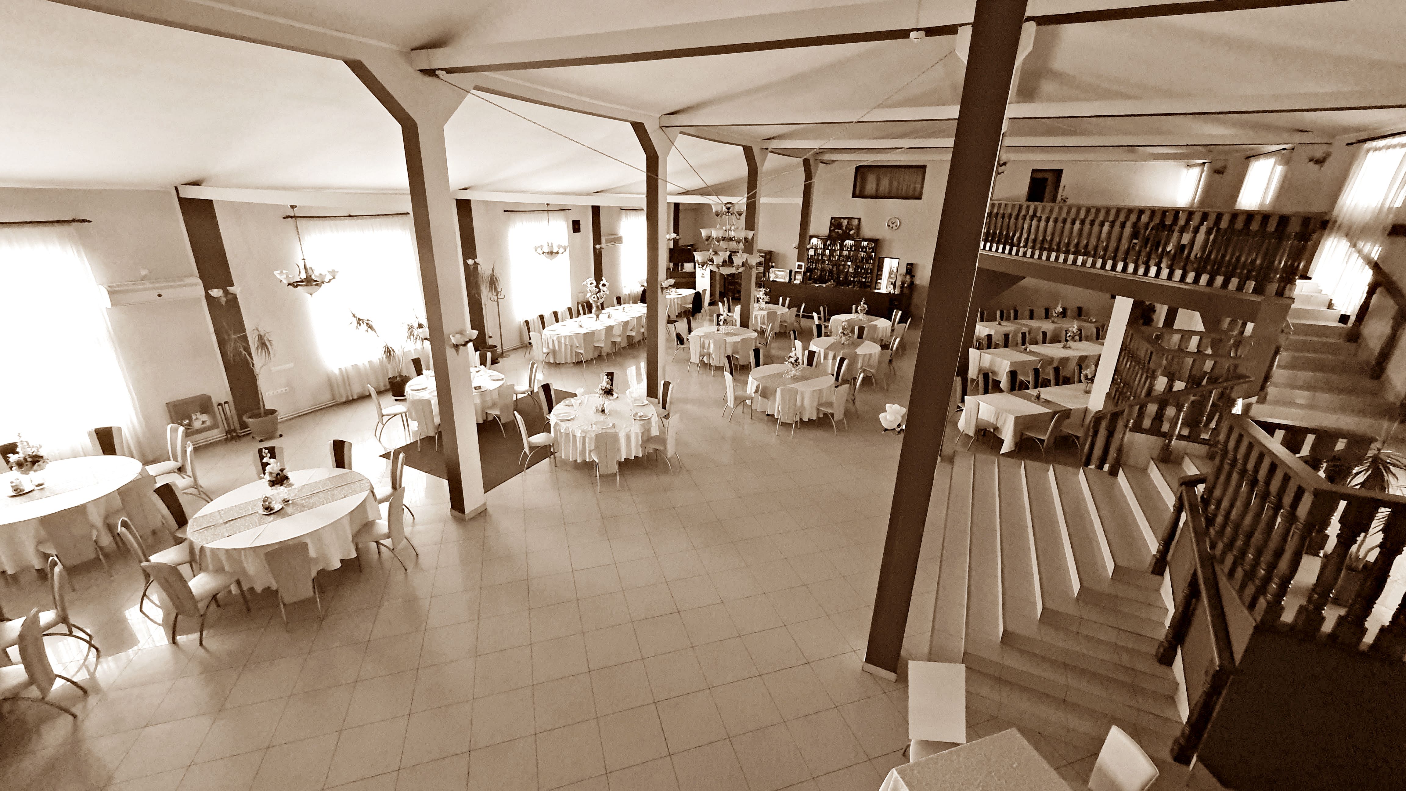 Afacere/Restaurant -Salon evenimente capacitate 600 persoane - foto 3